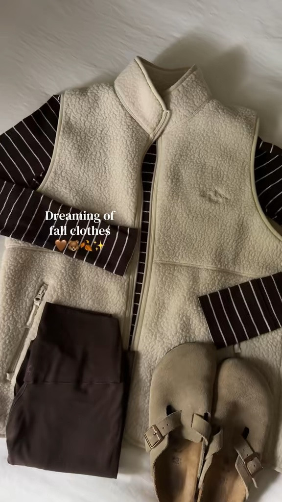 I don’t want summer to be over quite yet, but I love comfy cozy fall clothes 🤎

#fallfashion #aesthetic #cabinoutfits #comfyclothes #vest #aritzia #polartec #fleece #outfitinspo #fall2026

#LTKootd #LTKSeasonal