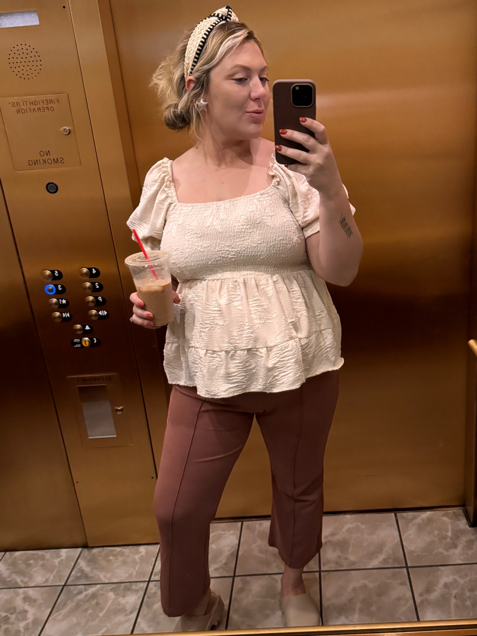 OOTD!


#fall#fallstyle#sahm#momootd#momlife#momfashion