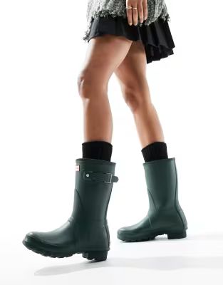 Hunter Original short wellies in green | ASOS (Global)