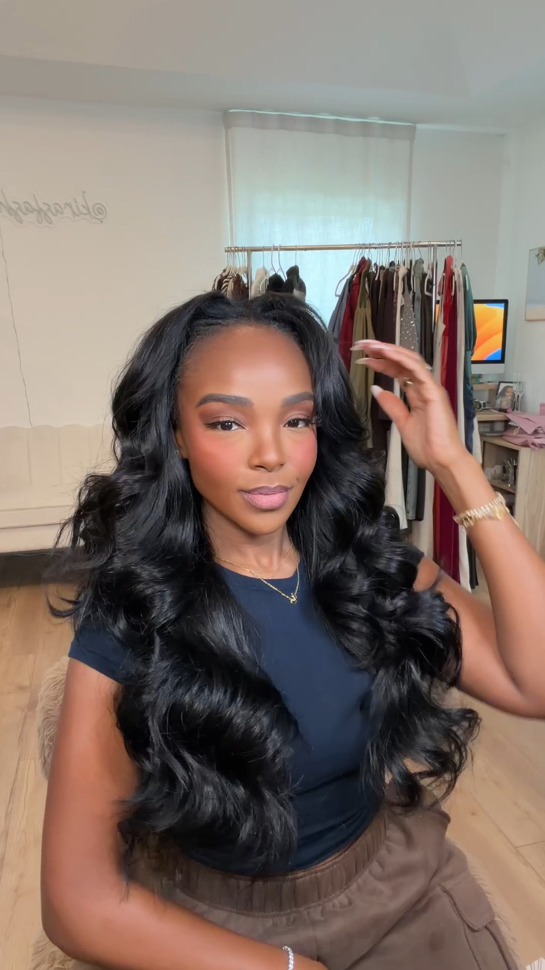 Scroll to shop! ✨ My makeup routine. Everything is linked below.👇🏾

Desliza para comprar. ✨ Mi rutina de maquillaje.

📲 Download the free LTK app & follow me @kirasfashionfinds to shop all my daily finds.

#LTKBeauty #LTKselfcare #LTKSaleAlert