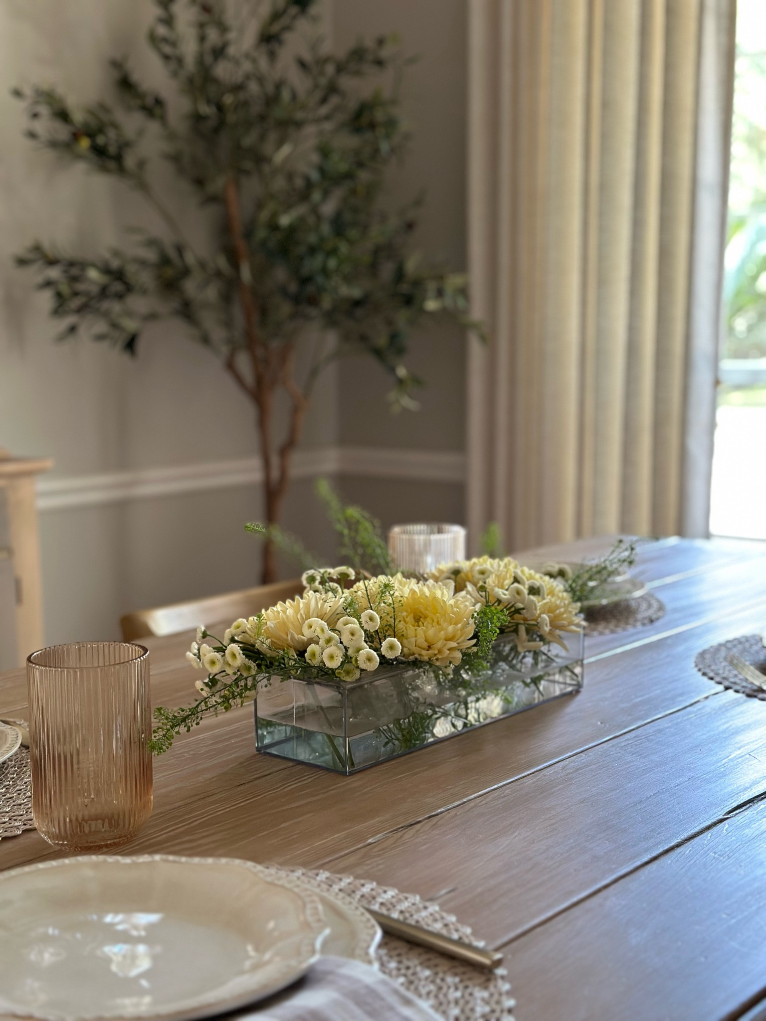 Acrylic vase perfect for a subtle arrangement 🌼🌸

#LTKHome #LTKSummerSales #LTKFindsUnder50