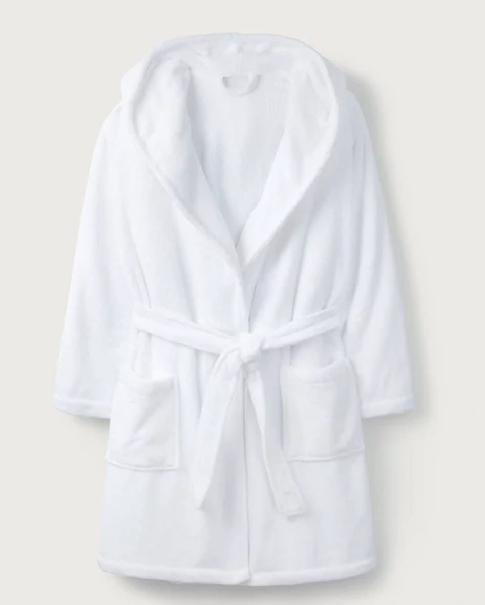 How cosy does this robe look, I love that it is all white! A cute gift to give someone 🤍 #christasgiftguide 

#LTKSeasonal #LTKunder50 #LTKGiftGuide