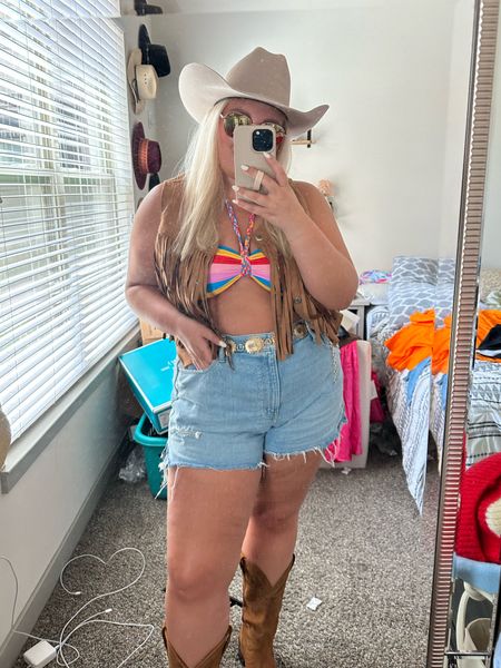 CMA fest country concert outfit idea! Xxl in top, 34 in shorts 

#LTKstyletip