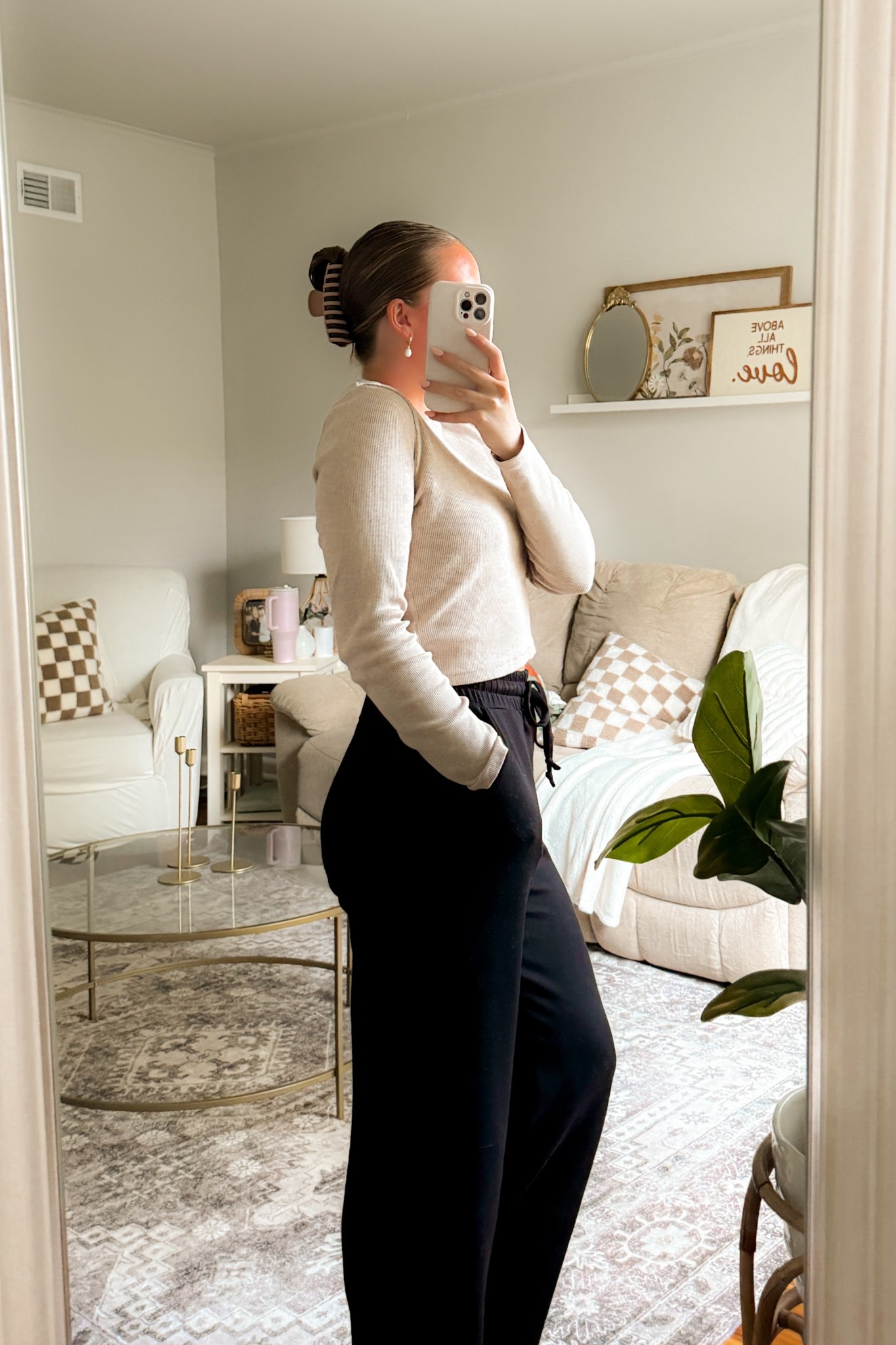 Cozy simple fit #LTK #LTKOutfit #Outfit

#LTKSeasonal #LTKFindsUnder100 #LTKFindsUnder50