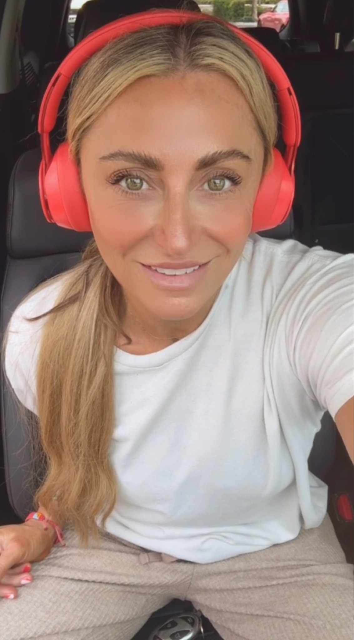 Simple white t-shirt with sweat pants for weekend prep appointments! 

#LTKActive #LTKSummerSales #LTKFitness