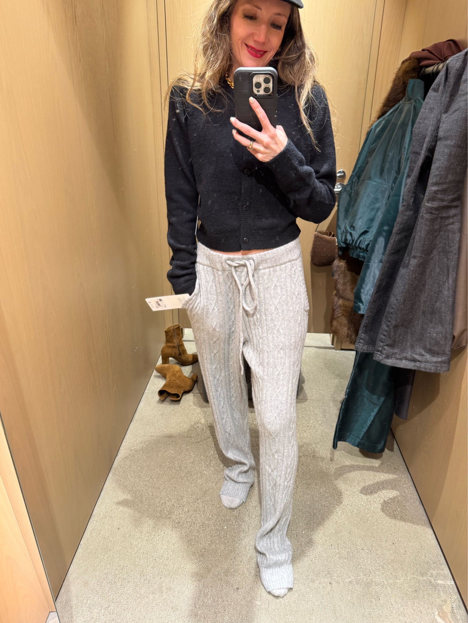 Black cozy cardigan and knit pants 

#LTKSeasonal #LTKActive #LTKStyleTip