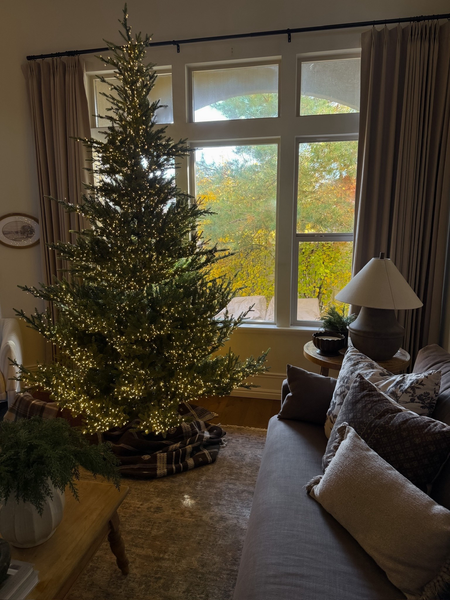 Beautiful Christmas Tree 

#mcgeeandco #mcgeeco #mcgeehome #mcgeestyle #mcgeedecor #mcgeefinds #studioMcGee #neutralhomedecor #elevatedhome #timelessdecor #classicinteriors #modernfarmhouse #homedecorinspo #homeinspo #livingroomdecor #bedroomdecor #kitchendecor #interiorinspo #designerstyle #stylishhome earns commission (affiliate)

#LTKSeasonal #LTKHome #LTKHoliday