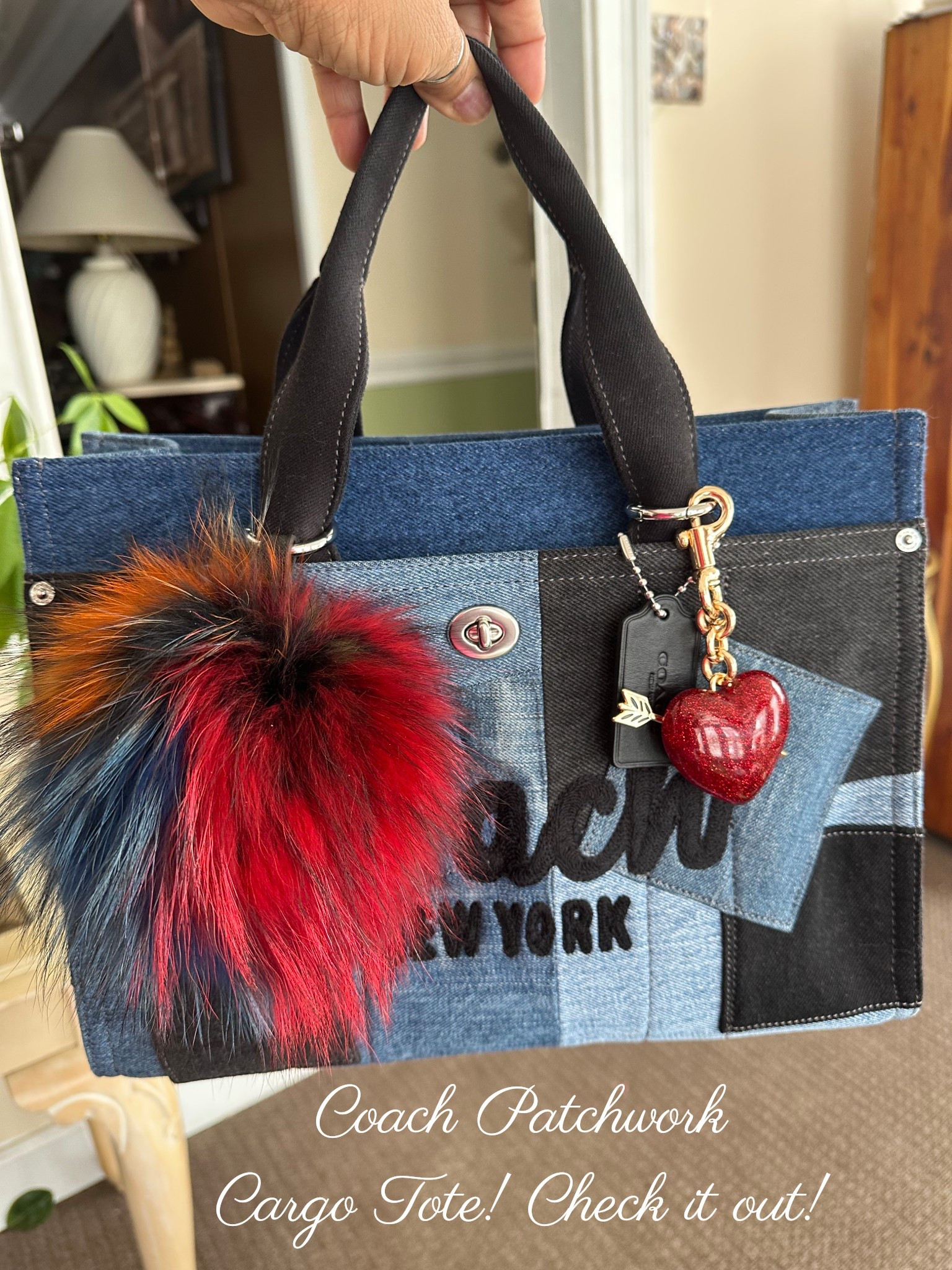 The denim trend is out! So check out the Coach Patchwork Cargo Tote! It’s stylish and goes with every color! 🔥❤️