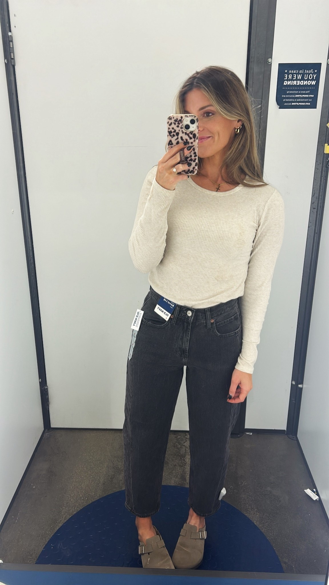 50% off barrel jeans!!! Truly some of the comfiest jeans I’ve put on. Wearing size 0!

#LTKFindsUnder50 #LTKSaleAlert #LTKStyleTip