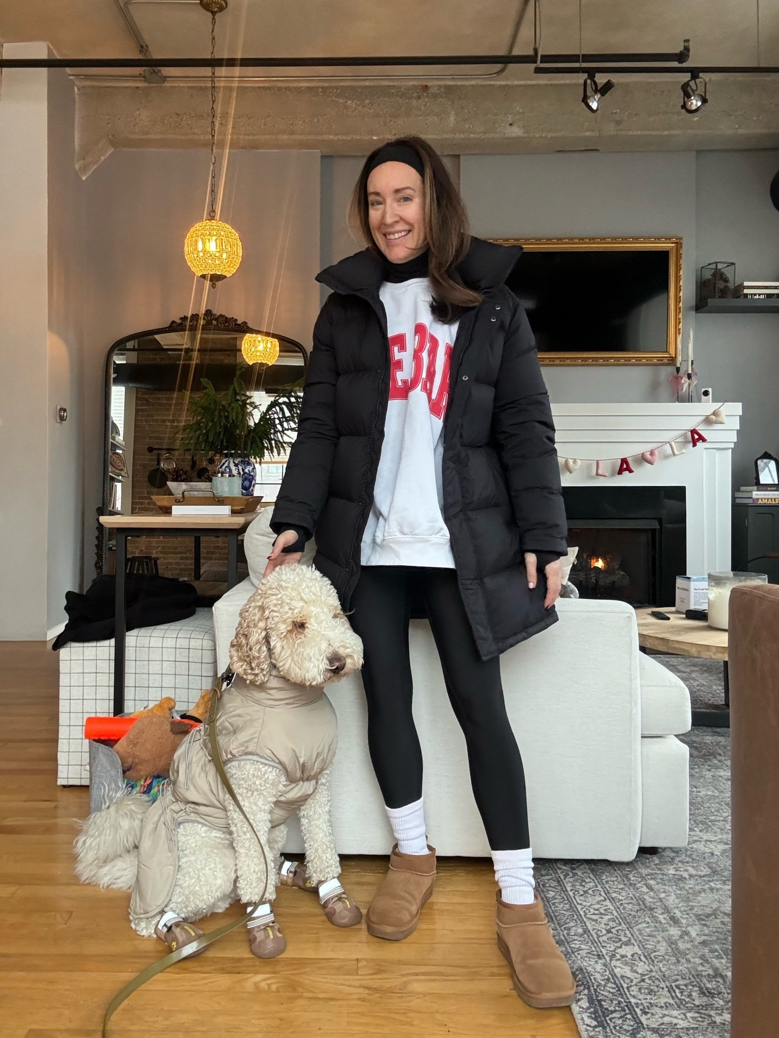 Valentine’s Day comfy dog walking outfit! The Bar sweatshirt 

#LTKActive #LTKdayinmylife #LTKootd