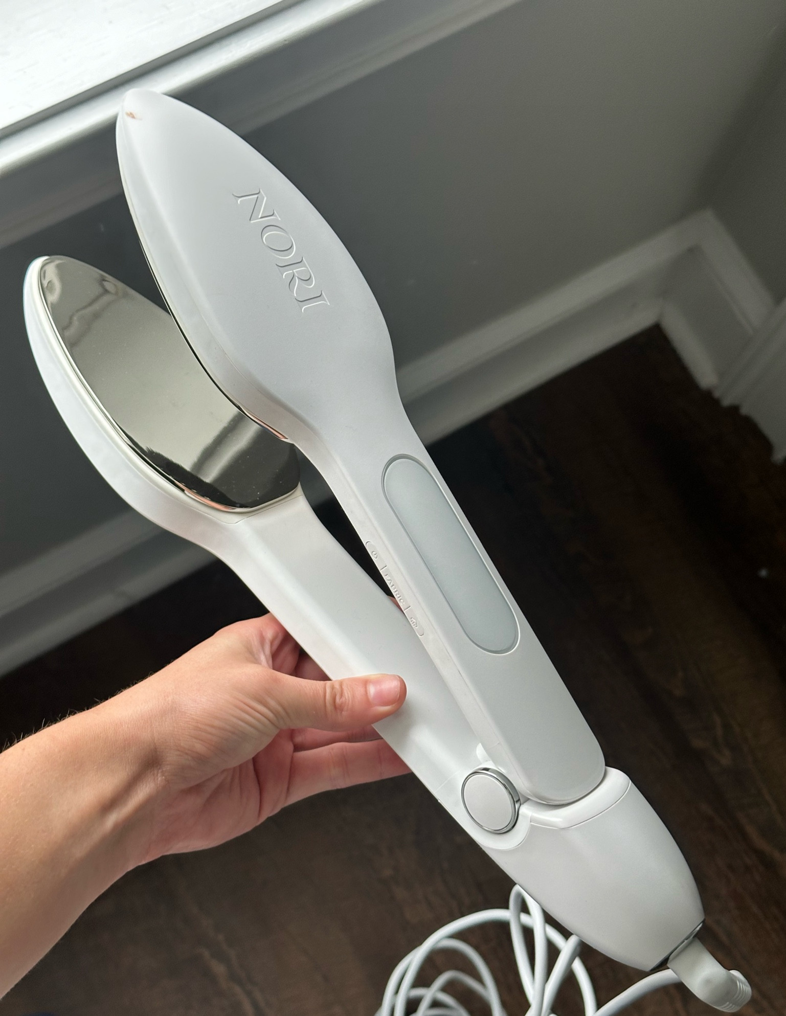 The only way I steam/press my clothes. And it’s so easy to pack!! I love my nori! 