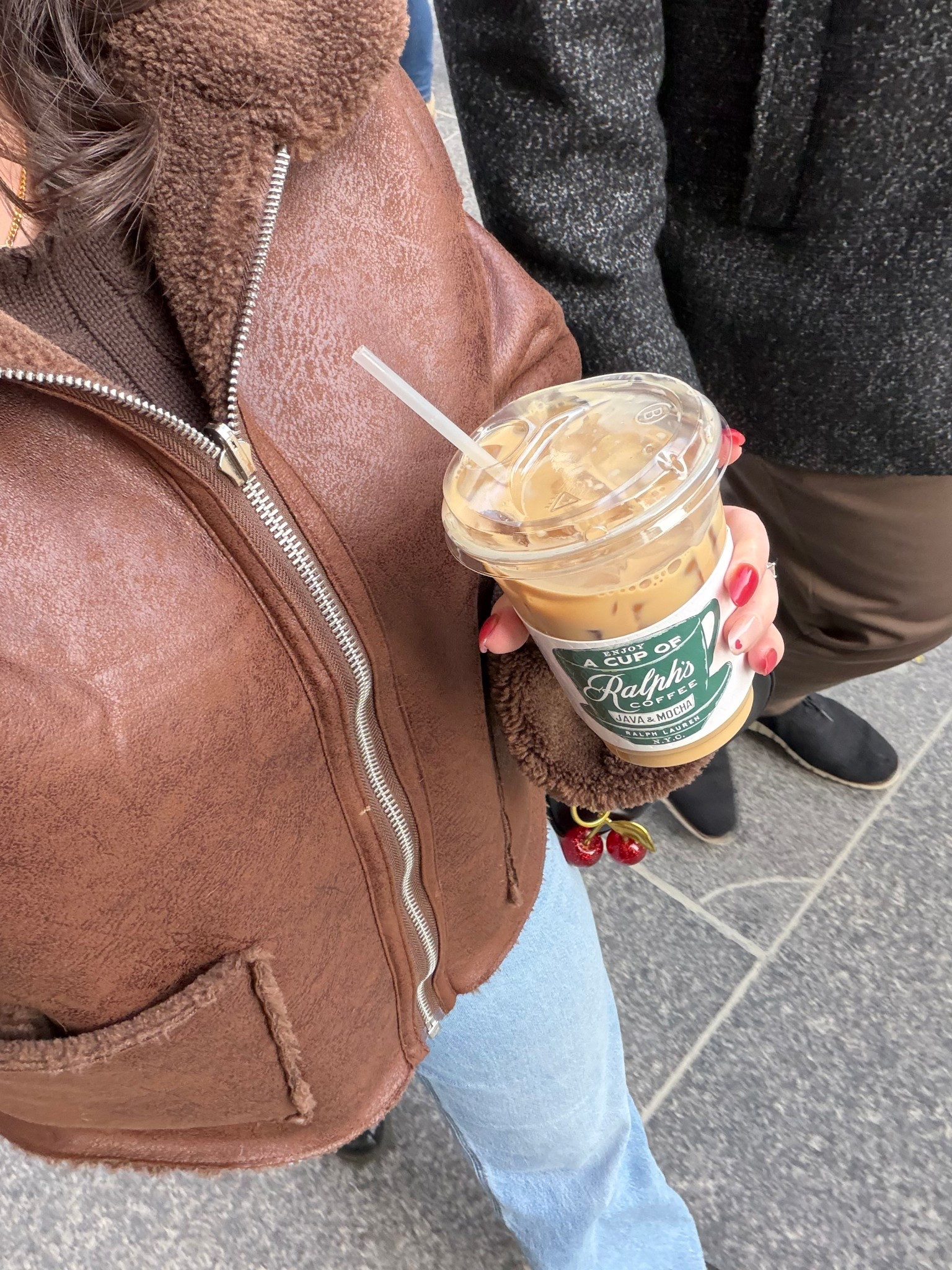 Coffee date in Chicago outfit ☕️🧸✨
