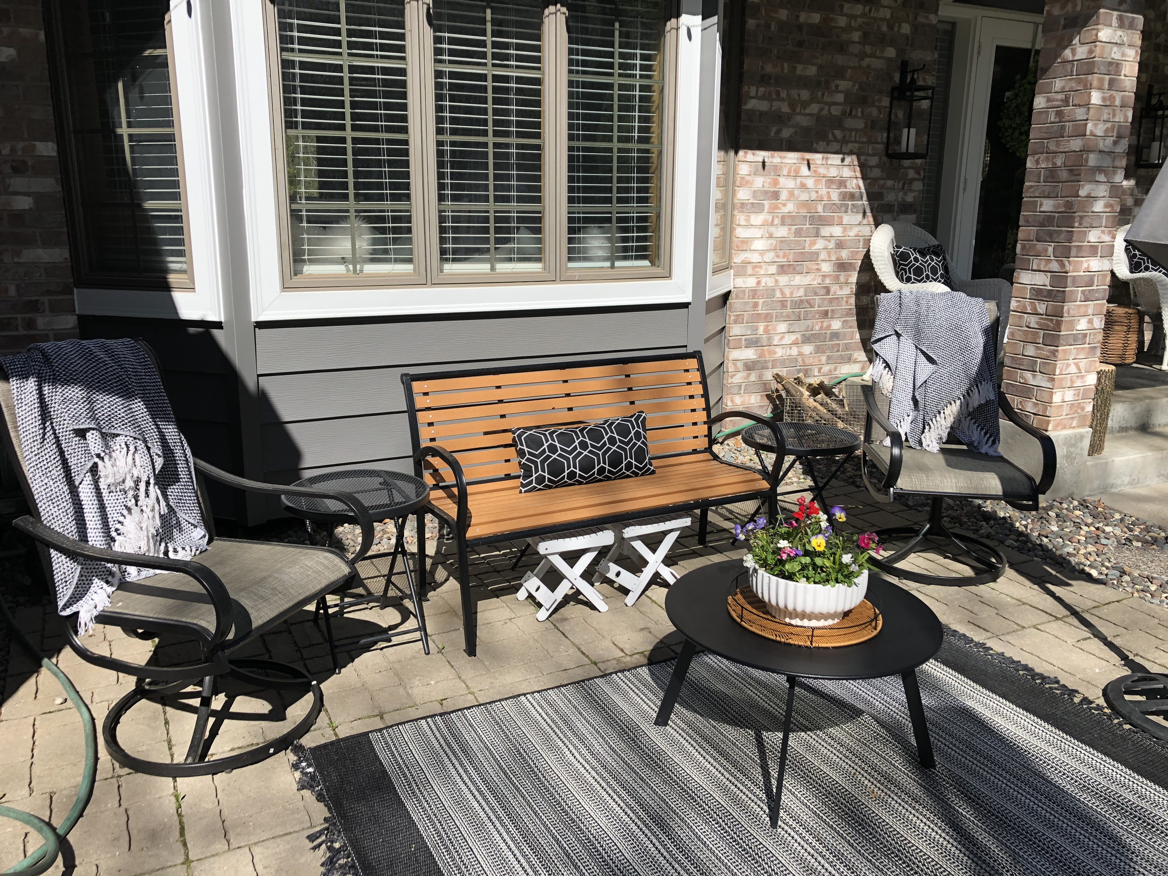 MyGift 15 Inch Round Brown Woven Rattan Decorative Serving Display Tray with Metal Frame Handles | Amazon (US)