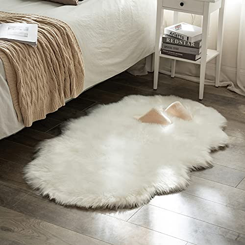 MIULEE Luxury Soft Fluffy Area Rug 3x5 Feet, Faux Fur Sheepskin Rug Decorative Plush Shaggy Carpet for Christmas Decor Bedside Sofa Floor Nursery, White | Amazon (US)