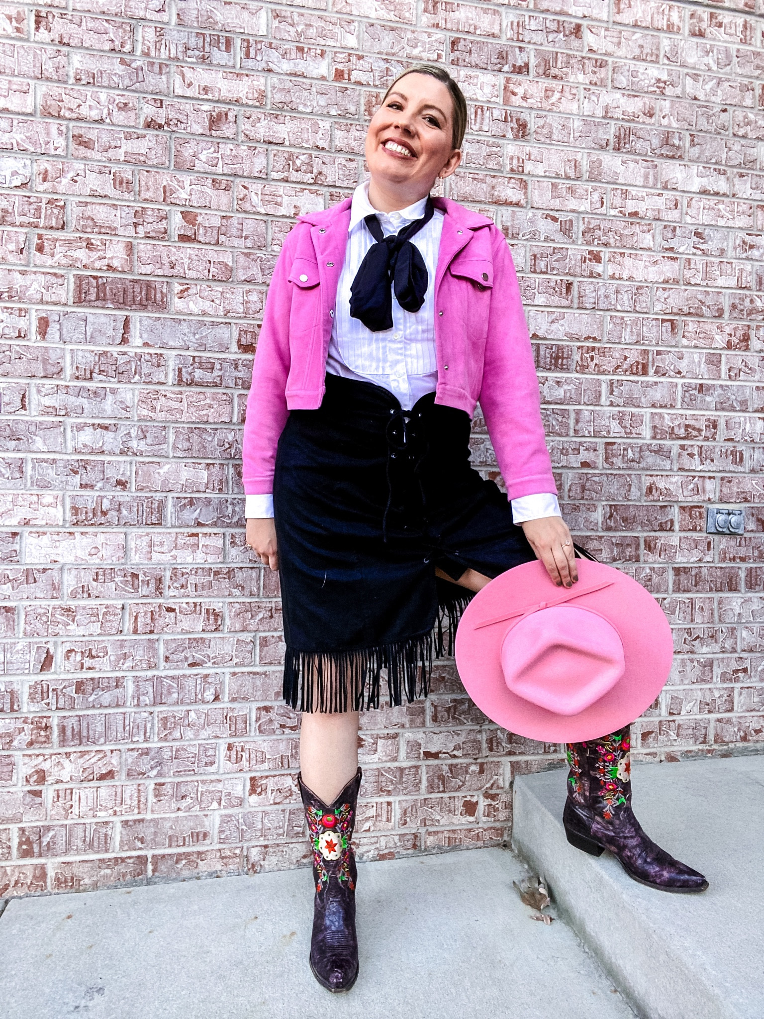 I’ve become obsessed with fancy cowboy boots recently and wanted to share some links to the coolest ones I’ve seen recently.

#LTKstyletip #LTKSeasonal #LTKshoecrush