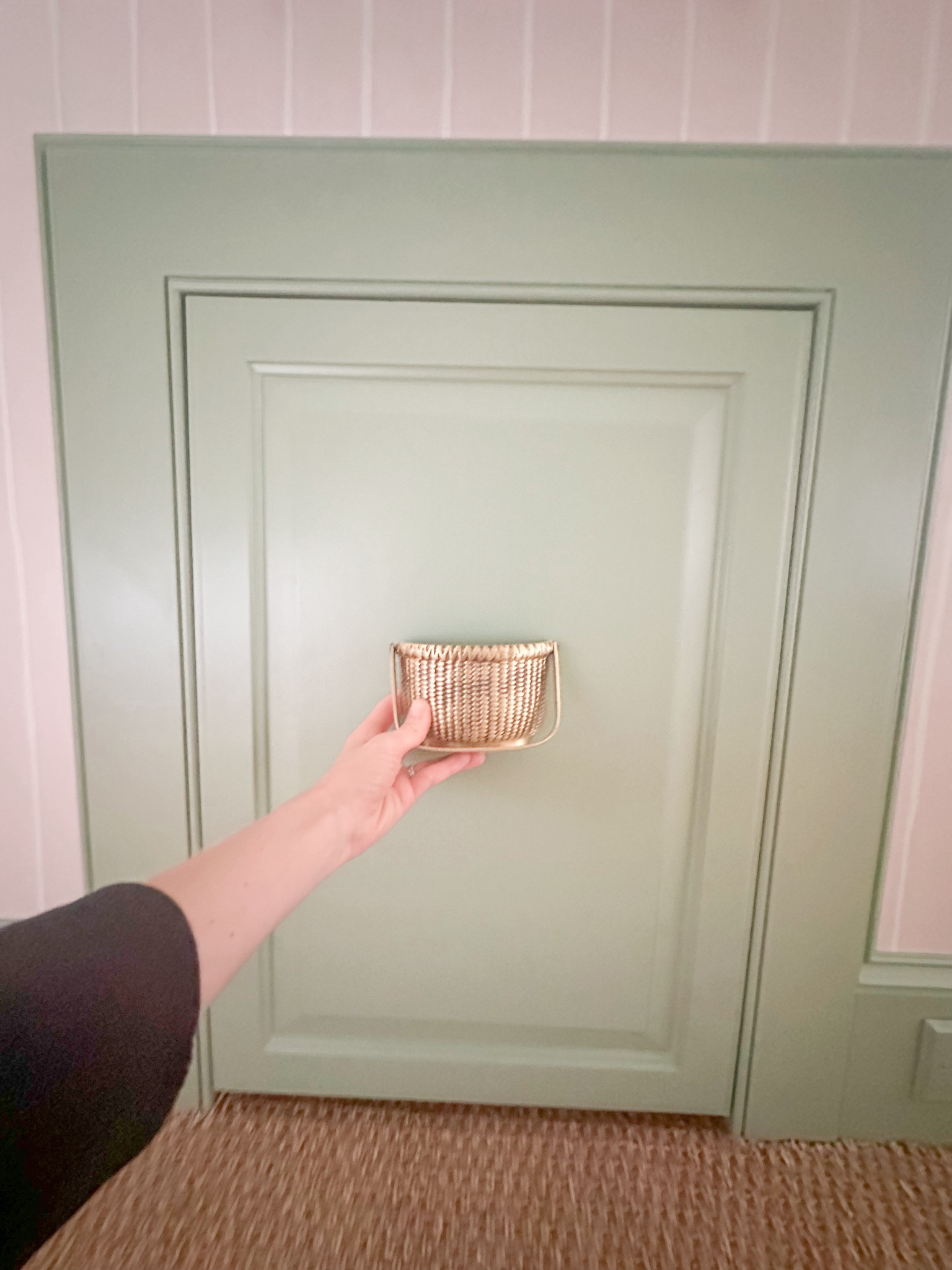 #brassnantucketbasketdoorknocker