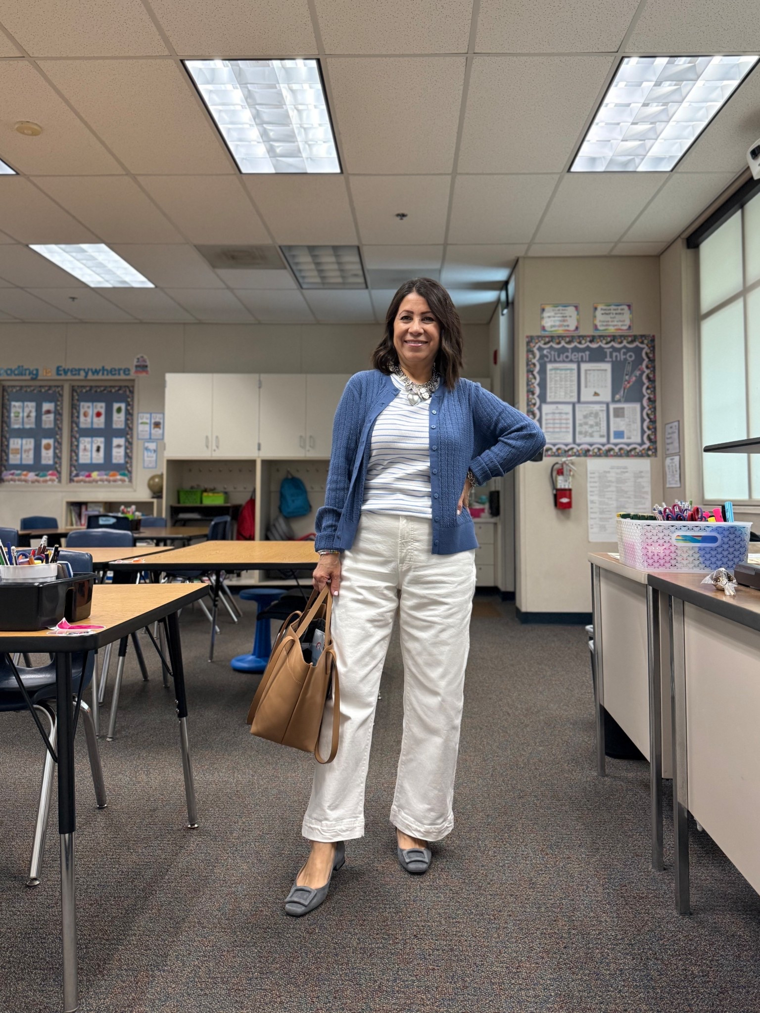 Teacher outfit idea 💙





LOFT Sale
Madewell jeans ~ petite jeans
coastal blue | white jeans
striped tank top


#LTKPetite #LTKSaleAlert #LTKStyleTip