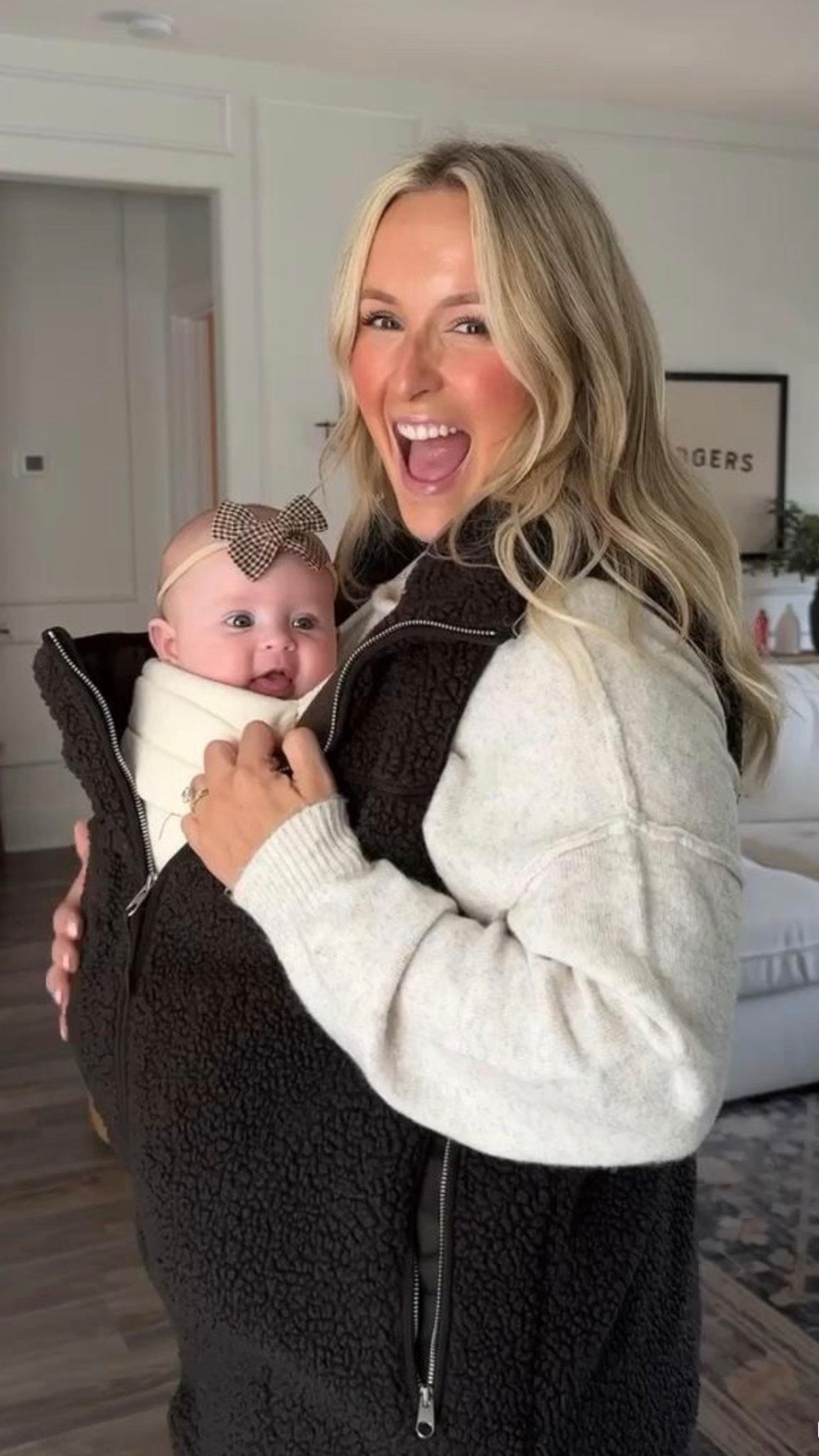 Fall must have for mamas! The perfect essential to stay warm while baby wearing! 

 #LTKFindsUnder100 #LTKStyleTip

#LTKBaby