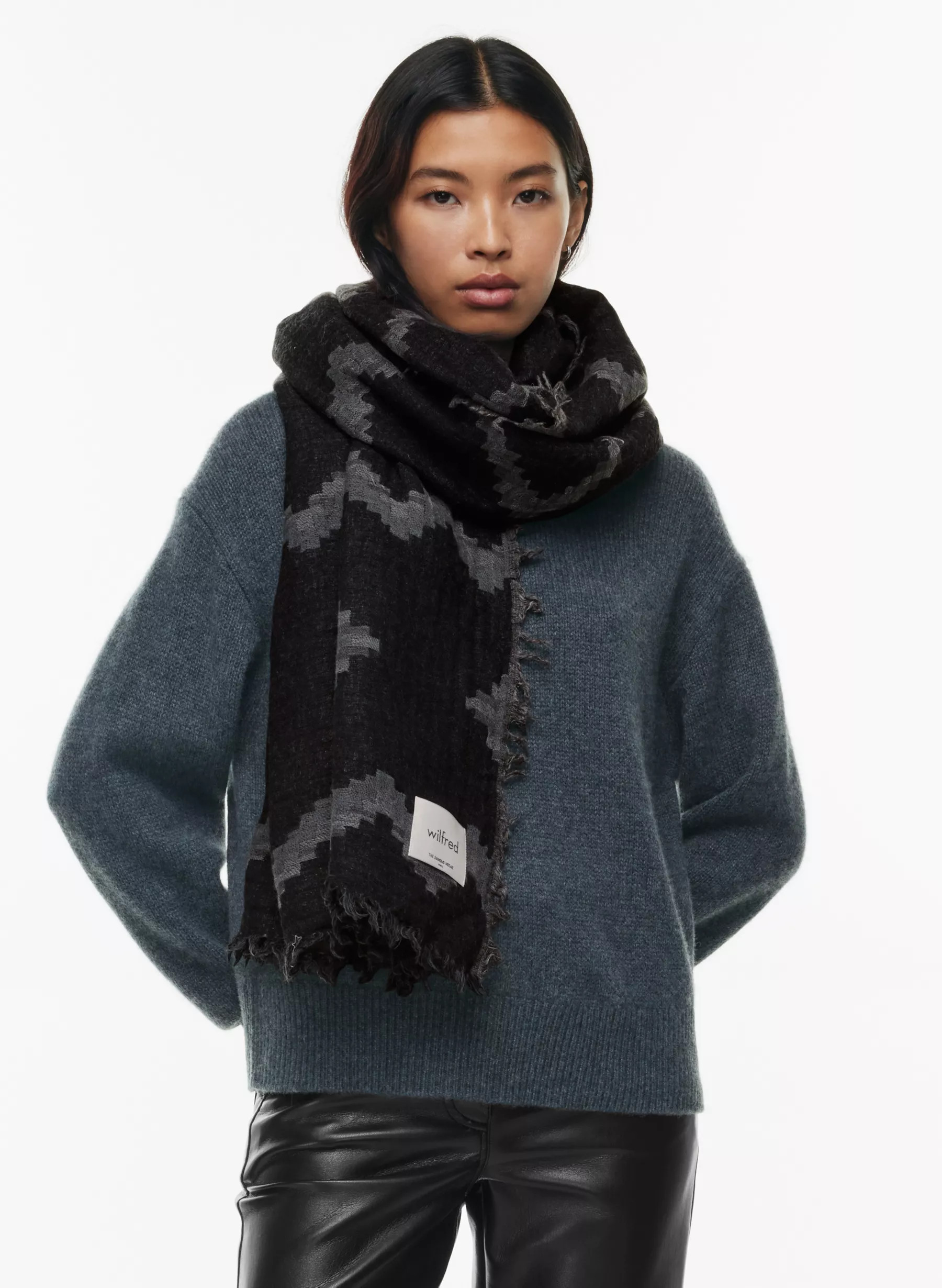 DIAMOND MOSAIC BLANKET SCARF | Aritzia