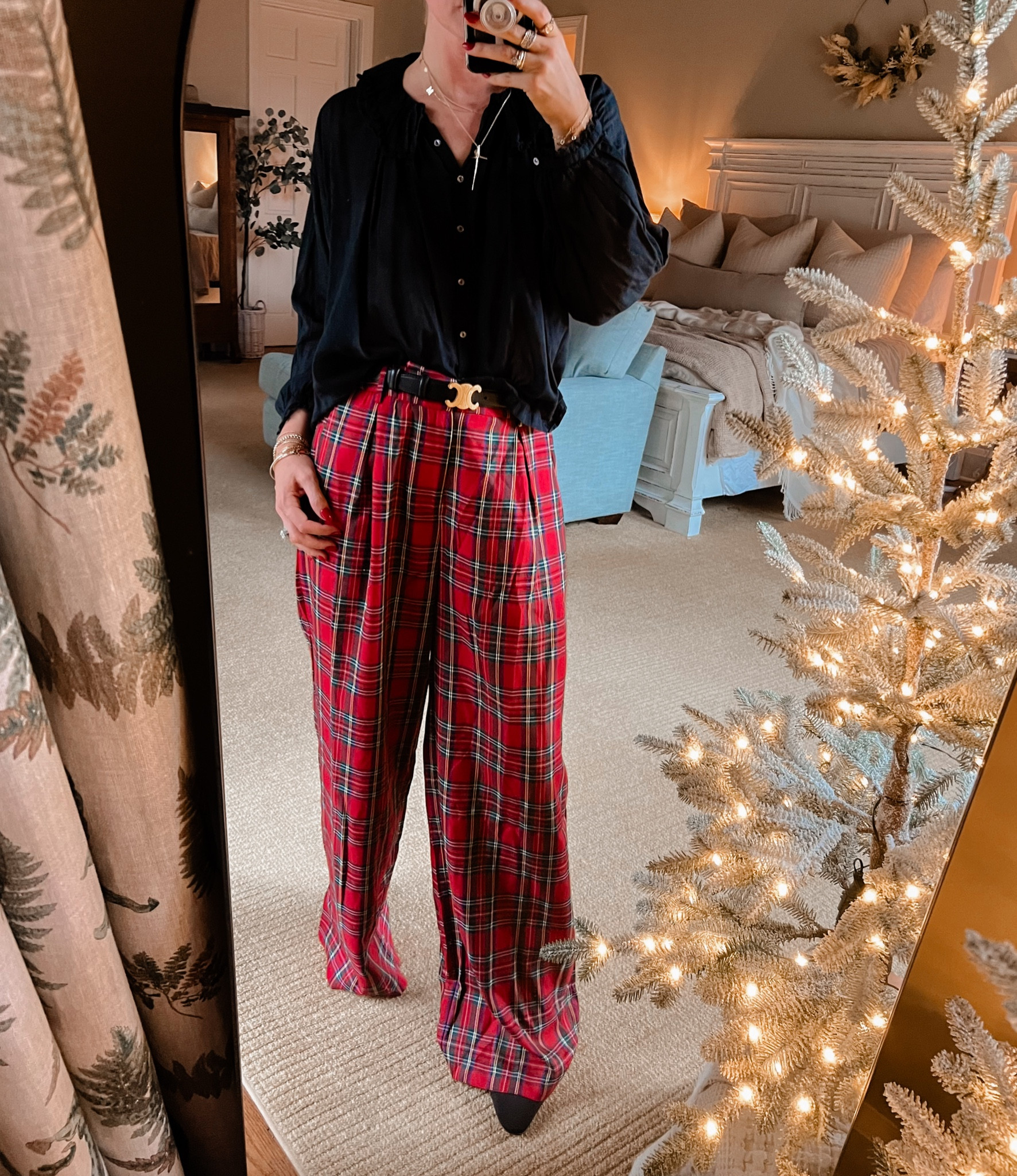 Cheerful in plaid! #plaidpants #ootd

#LTKSeasonal #LTKHoliday