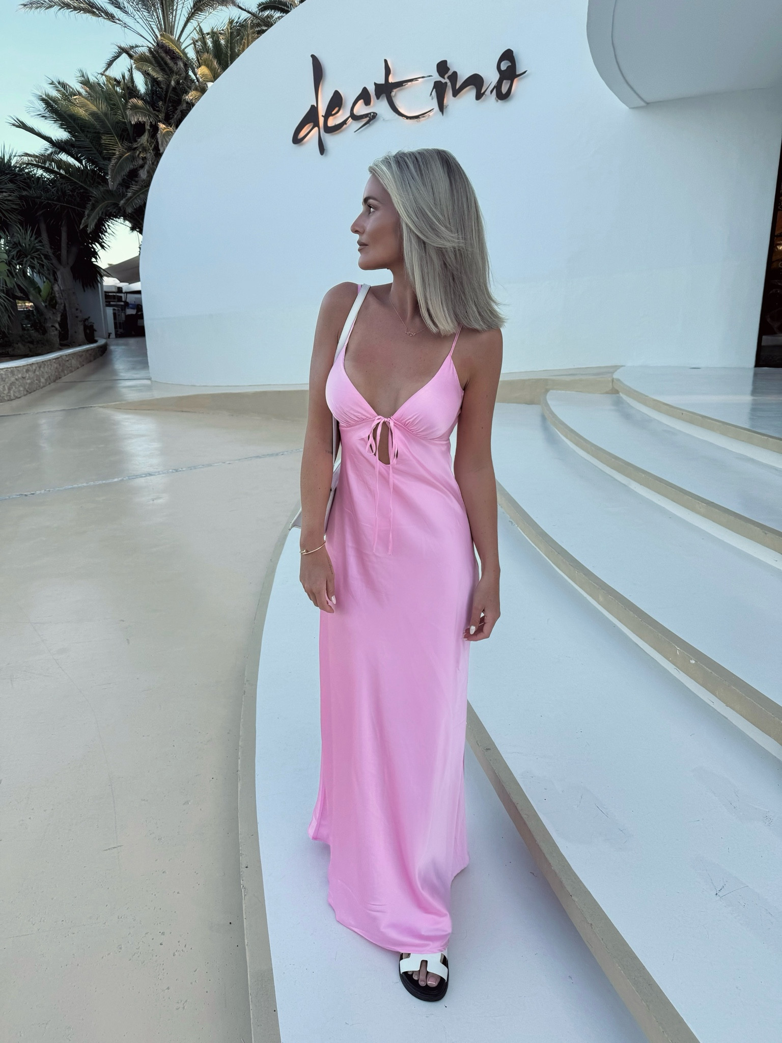 Holding on to summer in the gorgeous dress 🩷 

#FashionMonth #LTKtravel #LTKpartywear