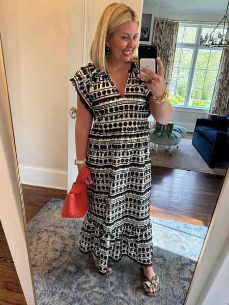 Rehearsal dinner OOTD

Size down in the dress- I’m XS
Size up in the shoes- I’m in 9
Grab the clutch



#LTKitbag #LTKover40 #LTKstyletip