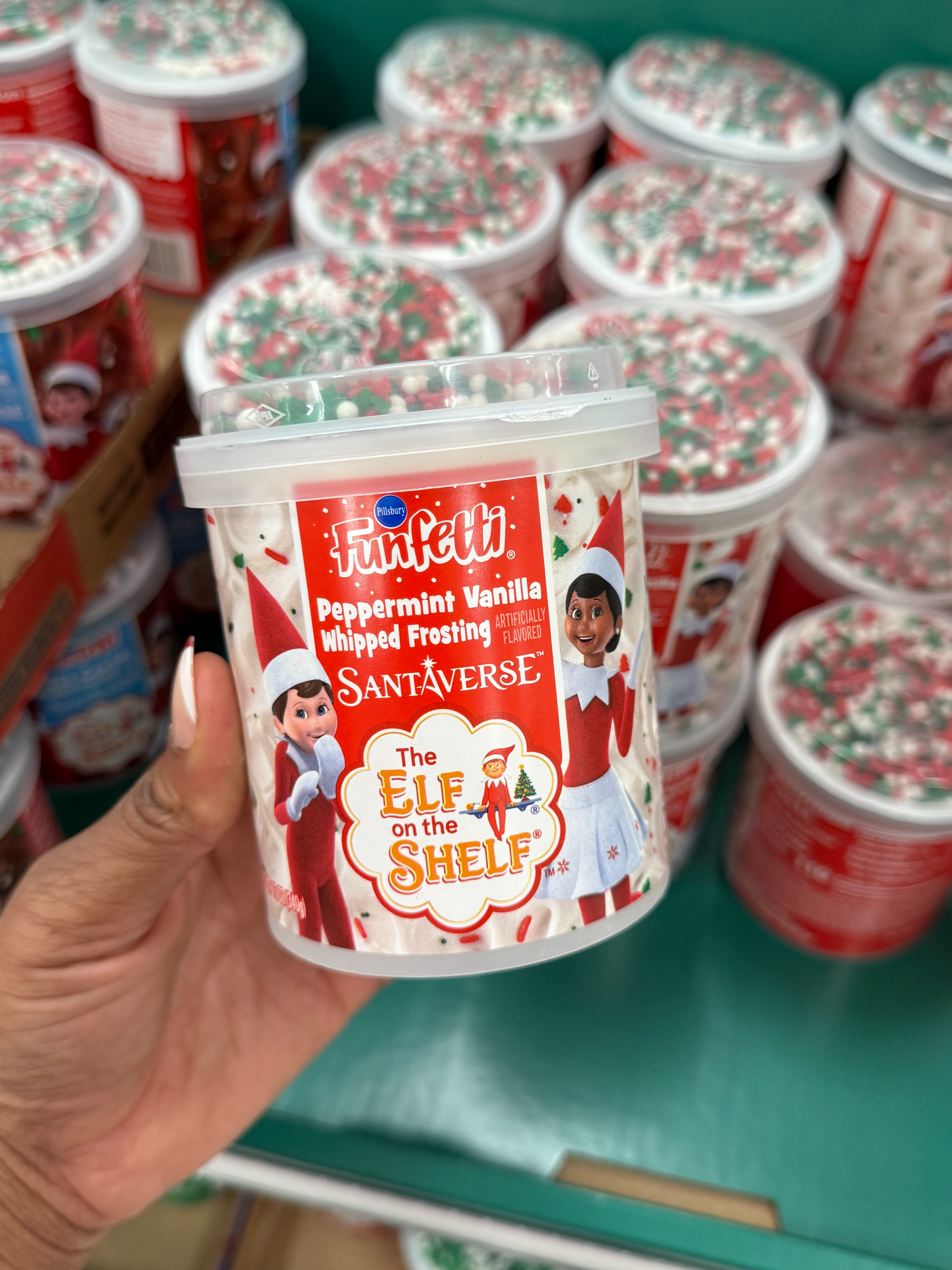  

 Elf on the Shelf Funfetti Cakes & Icing! 🧁 