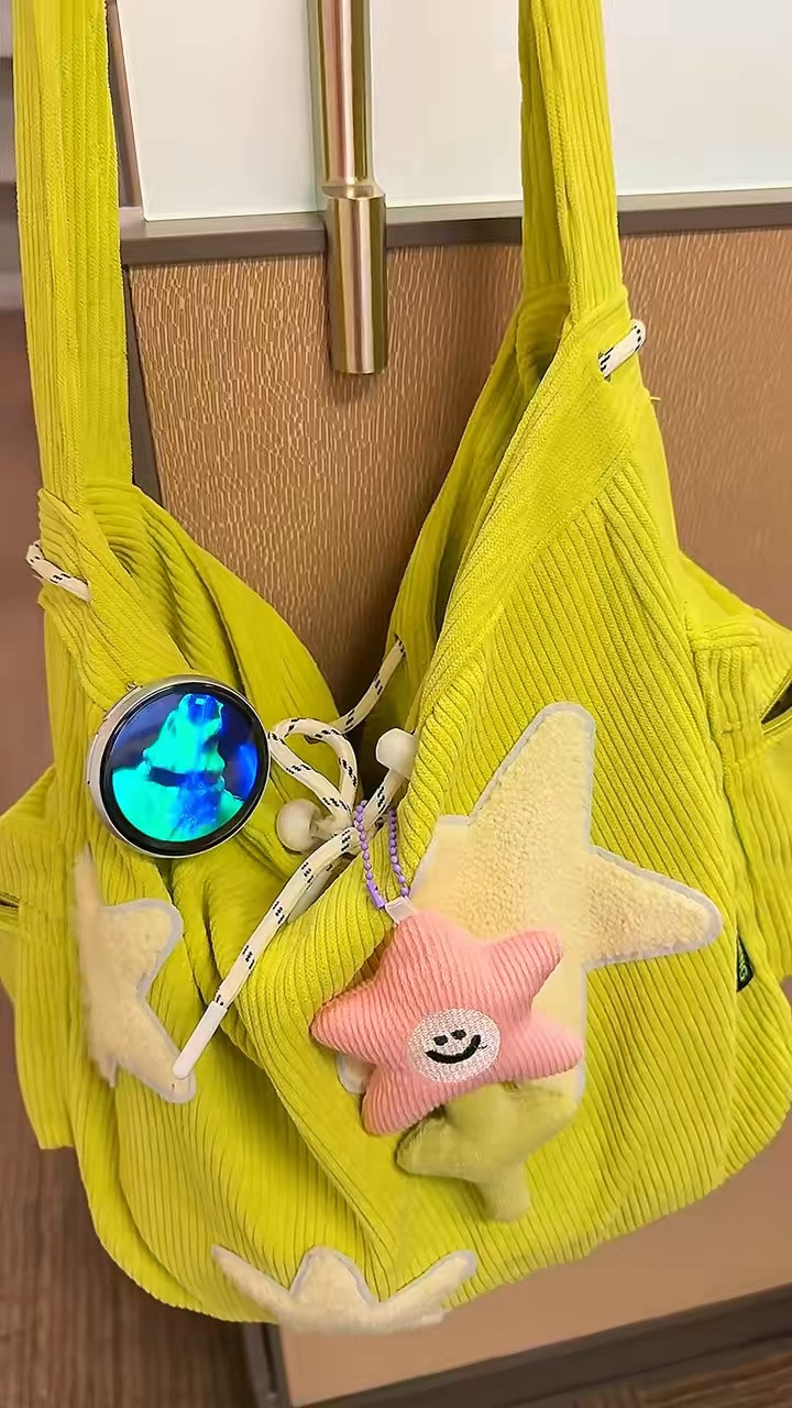 Lime green purse & digital charm

#LTKSeasonal #LTKdayinmylife