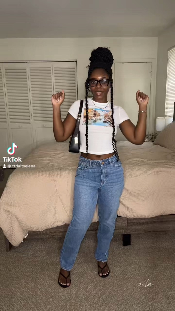 Very basic but cute OOTN for talking a stroll around the mall🖤

Jeans are from AE a few years old

#LTKStyleTip #LTKFindsUnder100 #LTKFindsUnder50