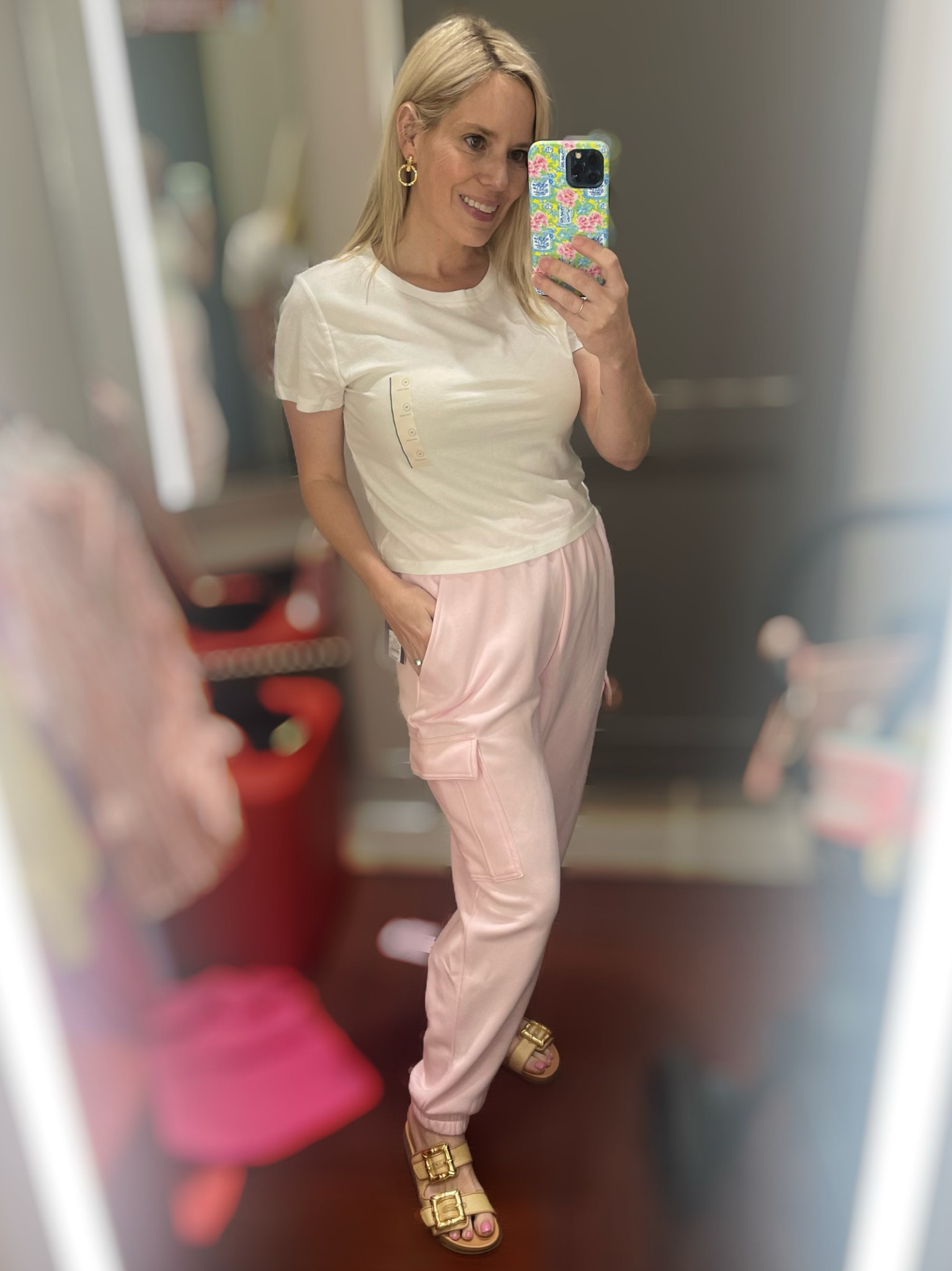 Cargo jogger pink sweatpants, white cropped tee 

#LTKOver40 #LTKFindsUnder100 #LTKFindsUnder50