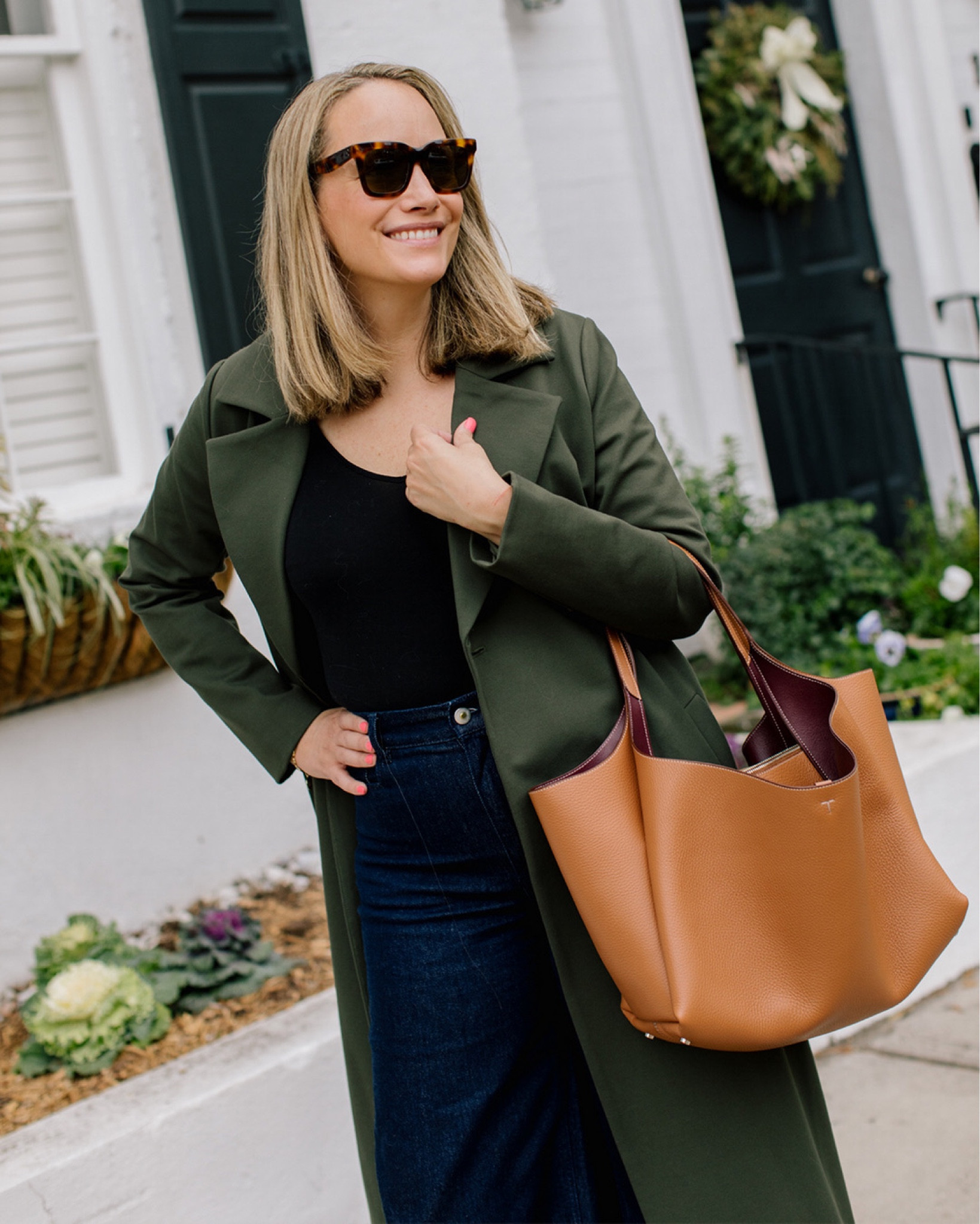 Just a few everyday favs (trying to be better at sharing some of my more casual outfits here!!!)
-
A favorite trench from @classicsixny (a favorite small biz if you are looking for great basics)
-
The silkiest bodysuit from Amazon, it feels like a second skin!
-
The perfect high rise cropped wide leg jeans (I tried on 1 million pairs and these were more than I wanted to spend but they're the best!)
-
My Celine sunglasses that I found when I moved (they'd been missing for years haha)
-
My @tods tote - yet another purchase influenced by @meganalidastrachan -- it is truly the best, holds just enough (including my planner and a book!).
-
A tiny bit of trendiness: my @loefflerrandall
