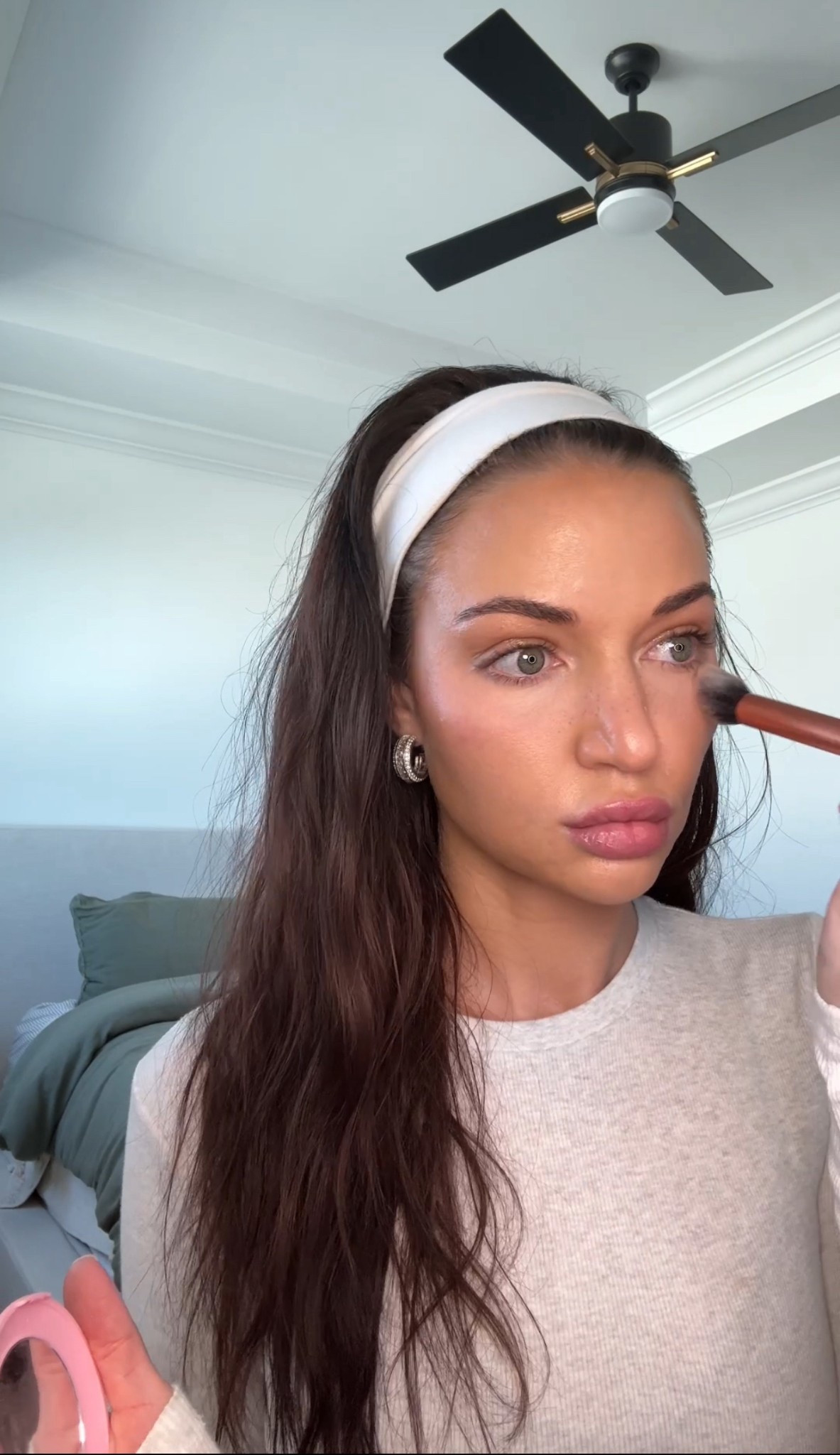 “clean girl” makeup tutorial from IG <3

#LTKGiftGuide #LTKBeauty #LTKgrwm