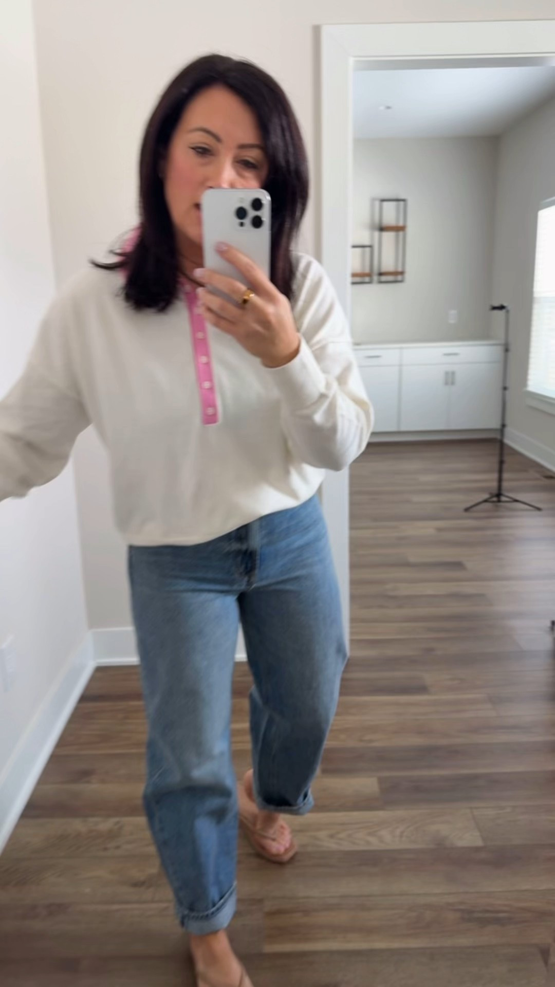 OLD NAVY HAUL
• medium top
• size 28 denim - size up one 
• sandals true to size 


#LTKMidsize #LTKPetite #LTKSaleAlert