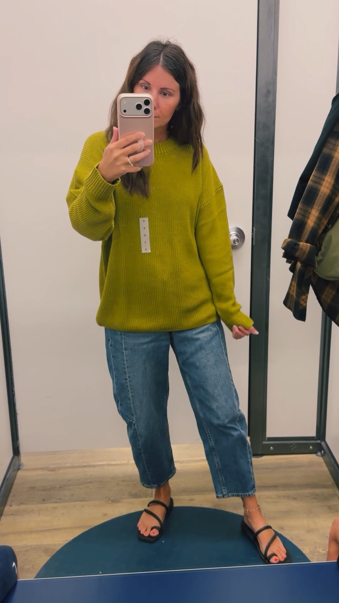 wearing size small in this 100% cotton sweater. Lightweight and oversized. Just bought it on sale!

0 petite in these barrel jeans! 6 in my Croc sandals

#LTKPetite #LTKSeasonal #LTKootd