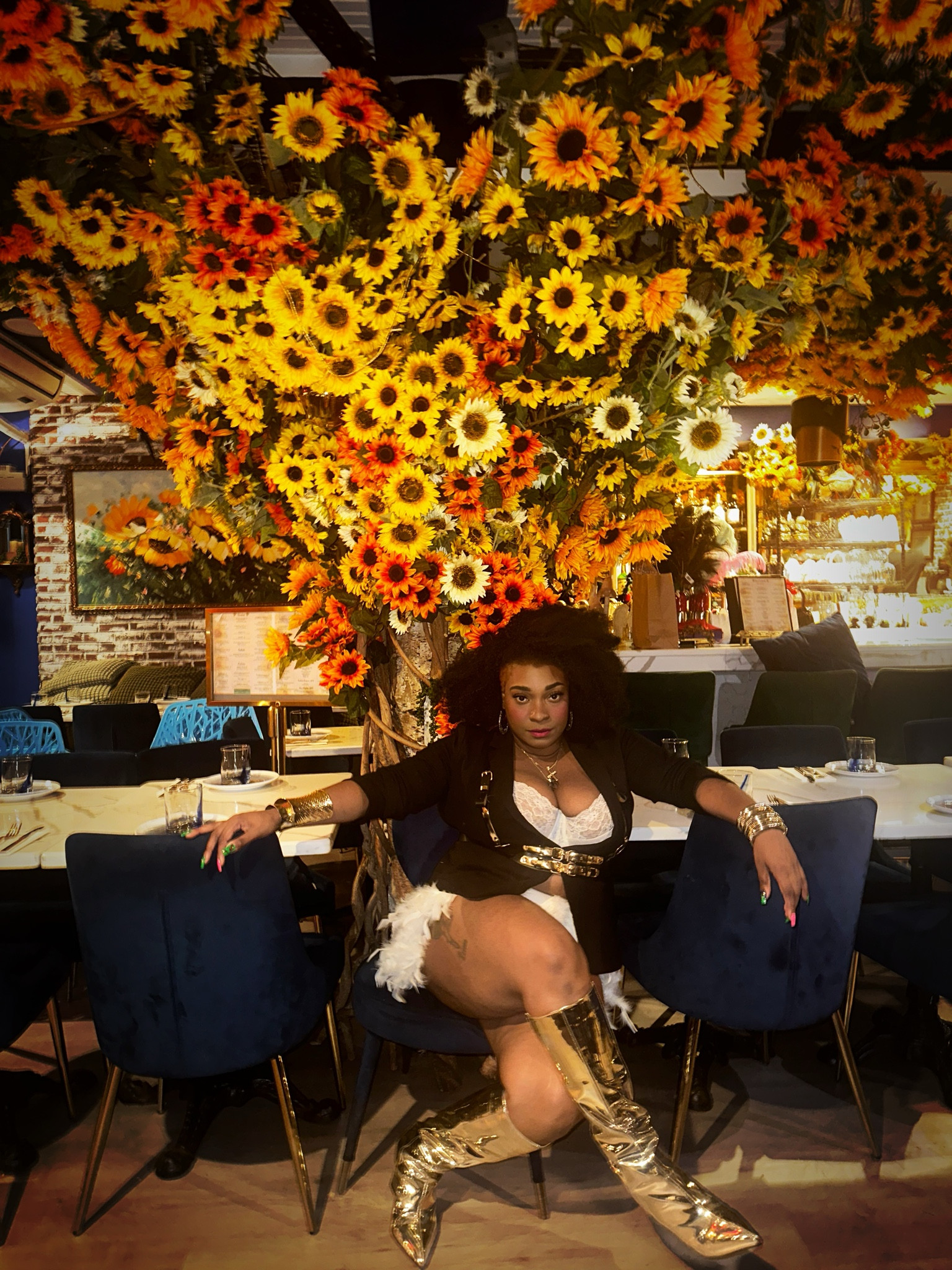 Fashion week night 1 first fit 


FYI: I added the feathers to the shorts 

#LTKFindsUnder100 #LTKNYFW #LTKStyleTip