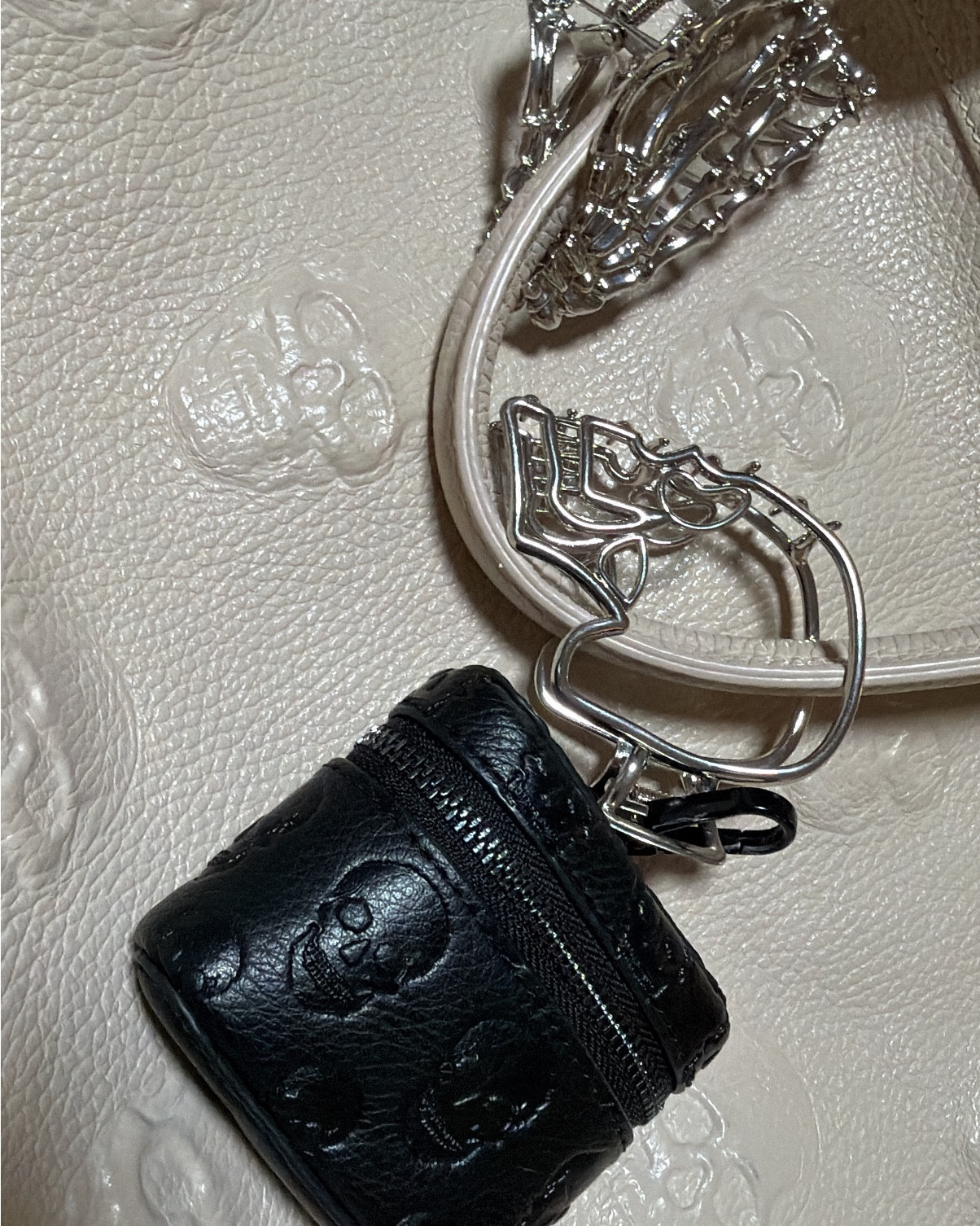 My neutral era still includes skulls—because spooky season is a lifestyle, not a holiday.
This textured skull tote is the perfect size for everything: work days, travel carry-on, or your everyday personal item. It comes with both hand straps and a crossbody for versatility. And these skull hair clips? They actually HOLD—perfect for girlies with a lot of hair who still want that edgy touch without sacrificing function. 

#LTKGiftGuide #LTKHalloween #LTKHoliday