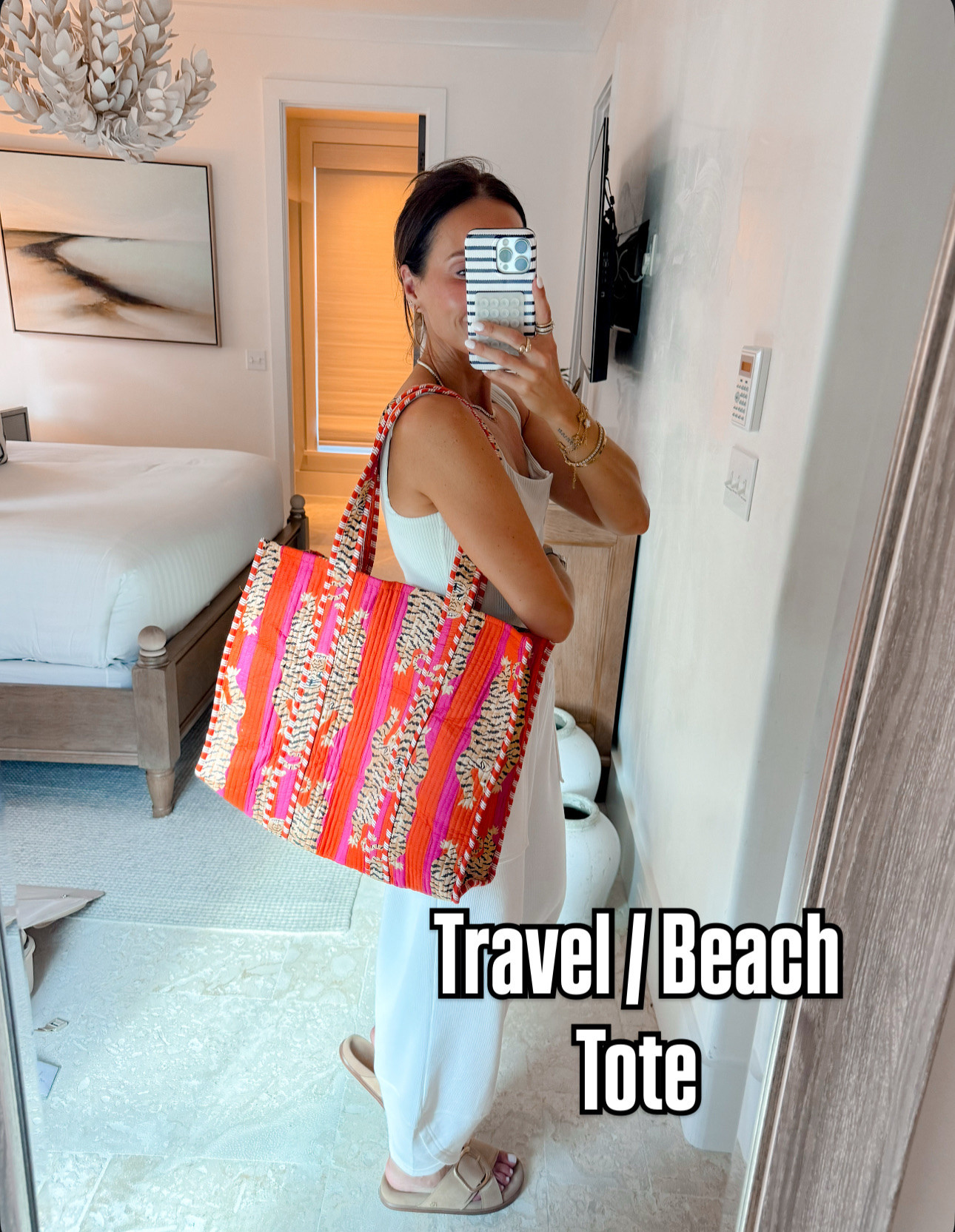 Travel tote bag bright colors everyday wear mom approved find Annbrstyle 

#LTKTravel #LTKootd #LTKmomlife