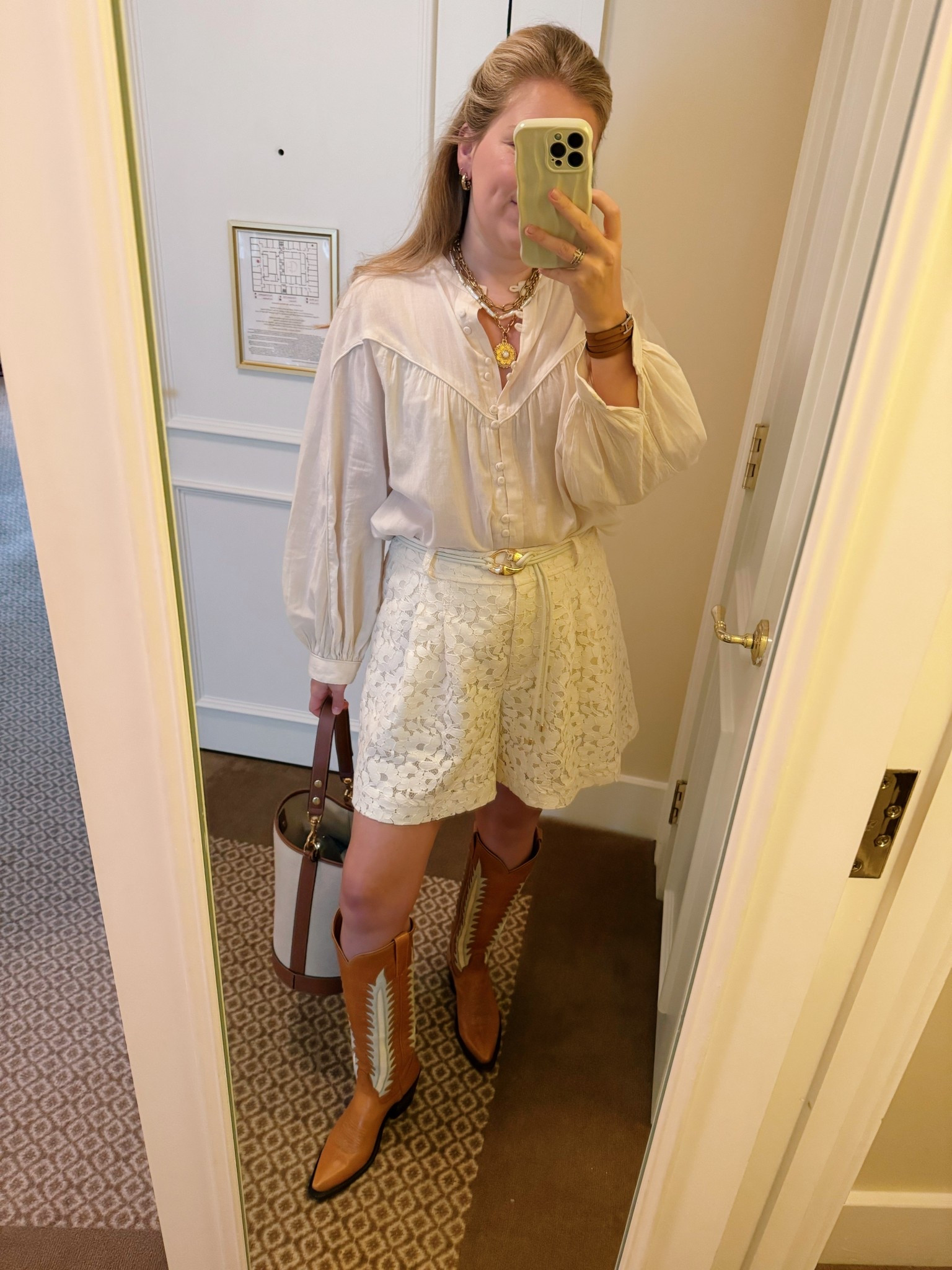 All cream
Cowboy boots
Lace shorts 