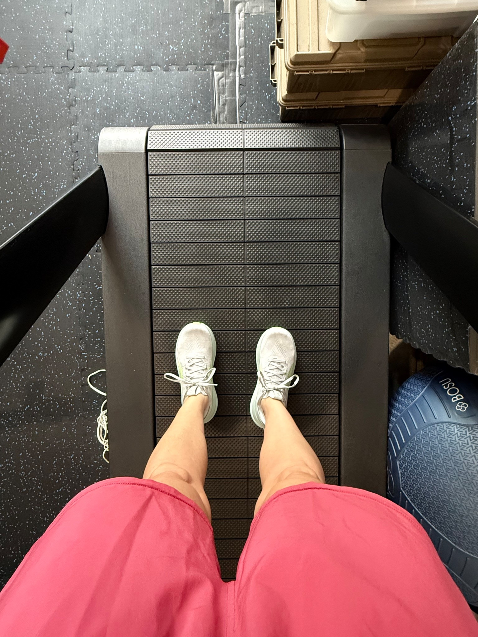 Breaking in my new ASICS Gel-Nimbus and already obsessed—these feel like running on clouds ☁️ Perfect for treadmill miles, walks, or everyday wear. If you’ve been needing a sign to upgrade your running shoes… this is it.

Linked in my LTK 🤍 #LTKfit #LTKunder100 #LTKactive #DPTDifference