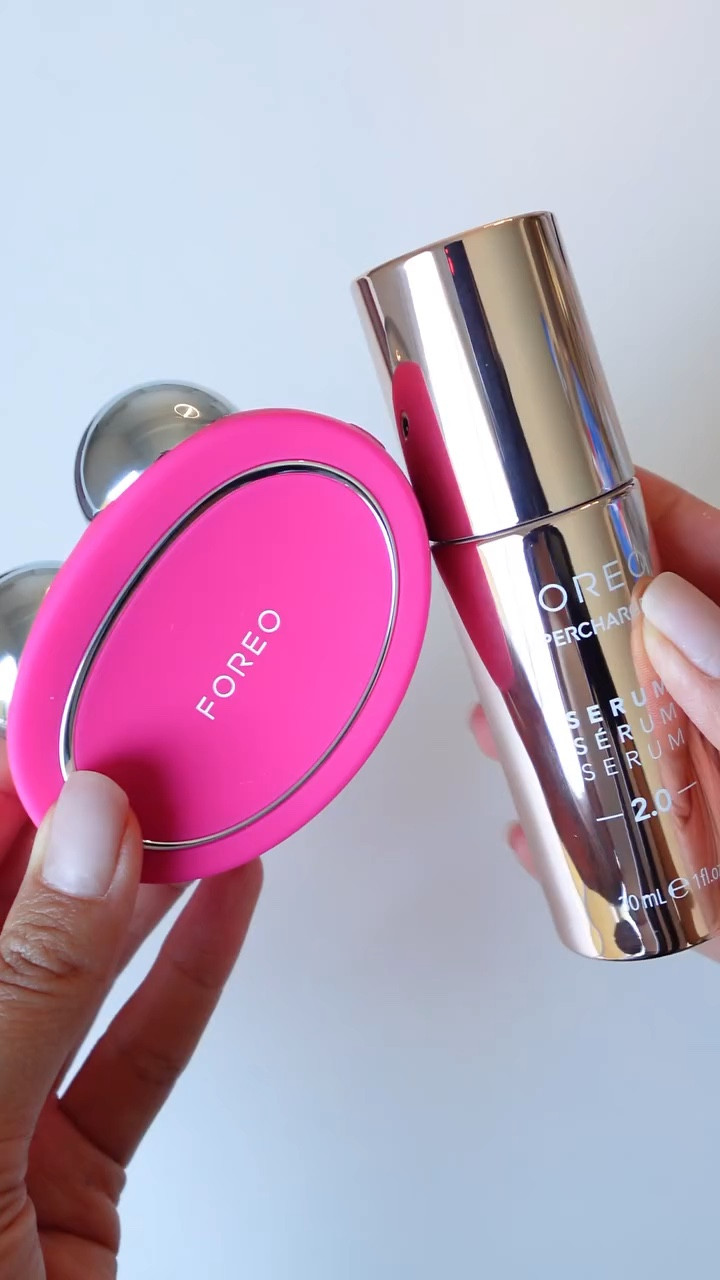 My new skincare assistant – the FOREO BEAR™ 2, a revolutionary at-home facelift device! 🌟

This FDA-approved microcurrent device not only helps lift the skin, reduce wrinkles, and improve facial contour, but it does so completely pain-free with no recovery time. In just a few minutes a day, you can see significant results: firmer, more radiant, and healthier skin.

The most exciting part? The FOREO BEAR™ 2 comes with its own app that guides you through personalized skincare sessions! The app will show you how to use the device correctly for maximum effect. You can follow real-time instructions and tailor your treatments to your needs.

This device has become my go-to for daily skincare. Highly recommend giving it a try! 🙌

#skincare #foreo #foreobear2 #skincareroutine #helthy #helthyskin #GTKM24 

#LTKVideo #LTKBeauty