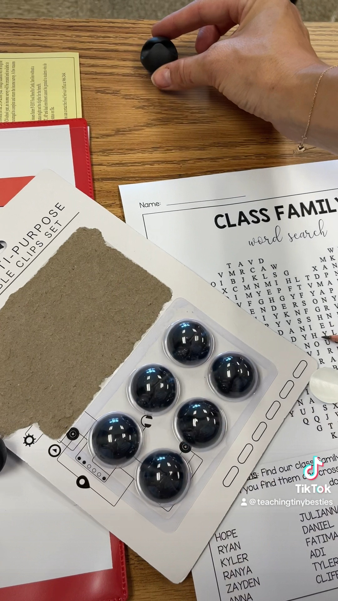 no more pencils all over your floor!! ✏️ ##classroom #classroomorganization #elementaryclassroom #classroomdecor #classroomtips #teacher #elementaryteacher 
