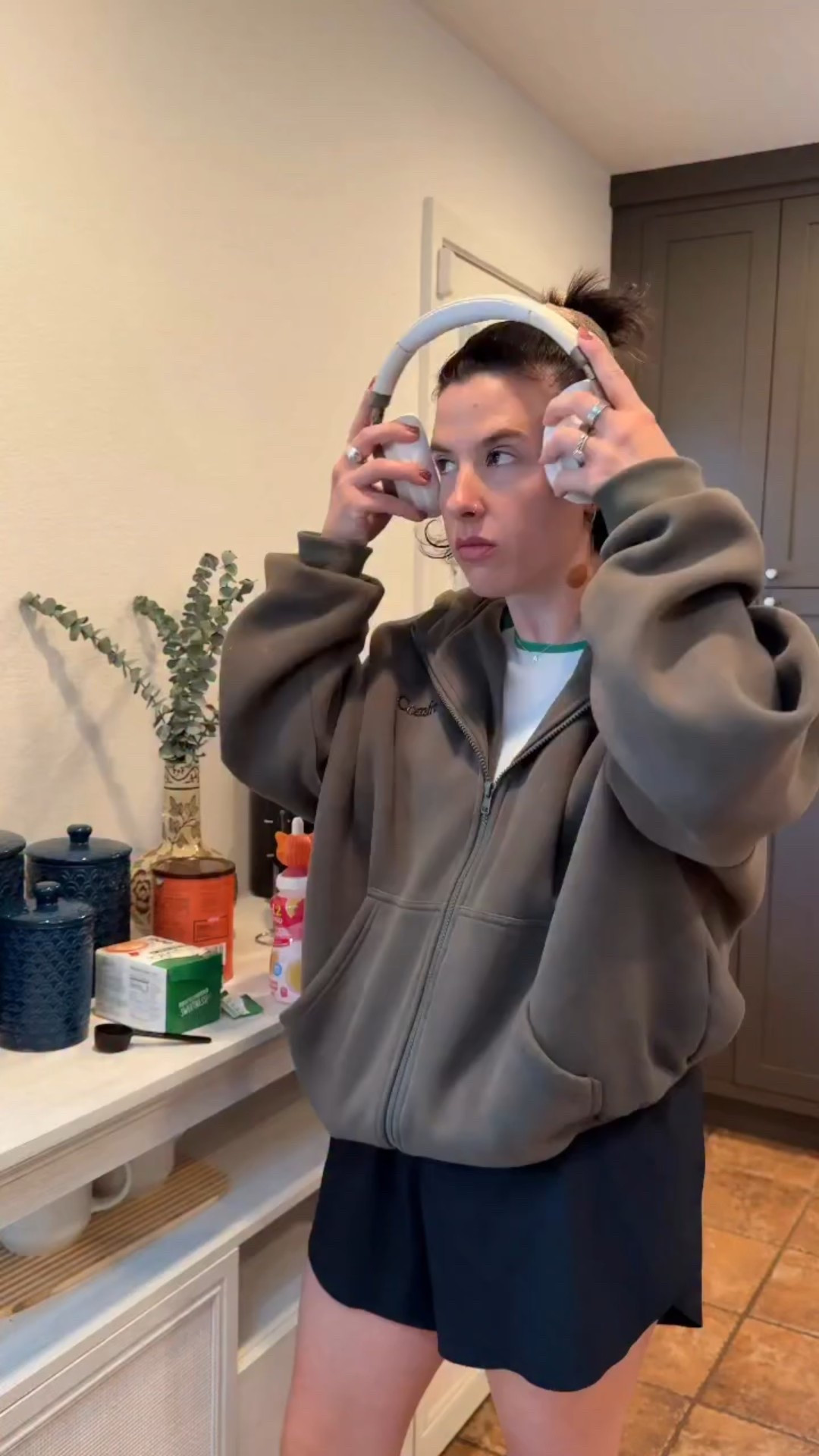 HAPPY MONDAY!

#cleaningmotivation #cleaningasmr #asmrsounds #asmrvideo #cleanwithme

#LTKdayinmylife #LTKHome #LTKmomlife