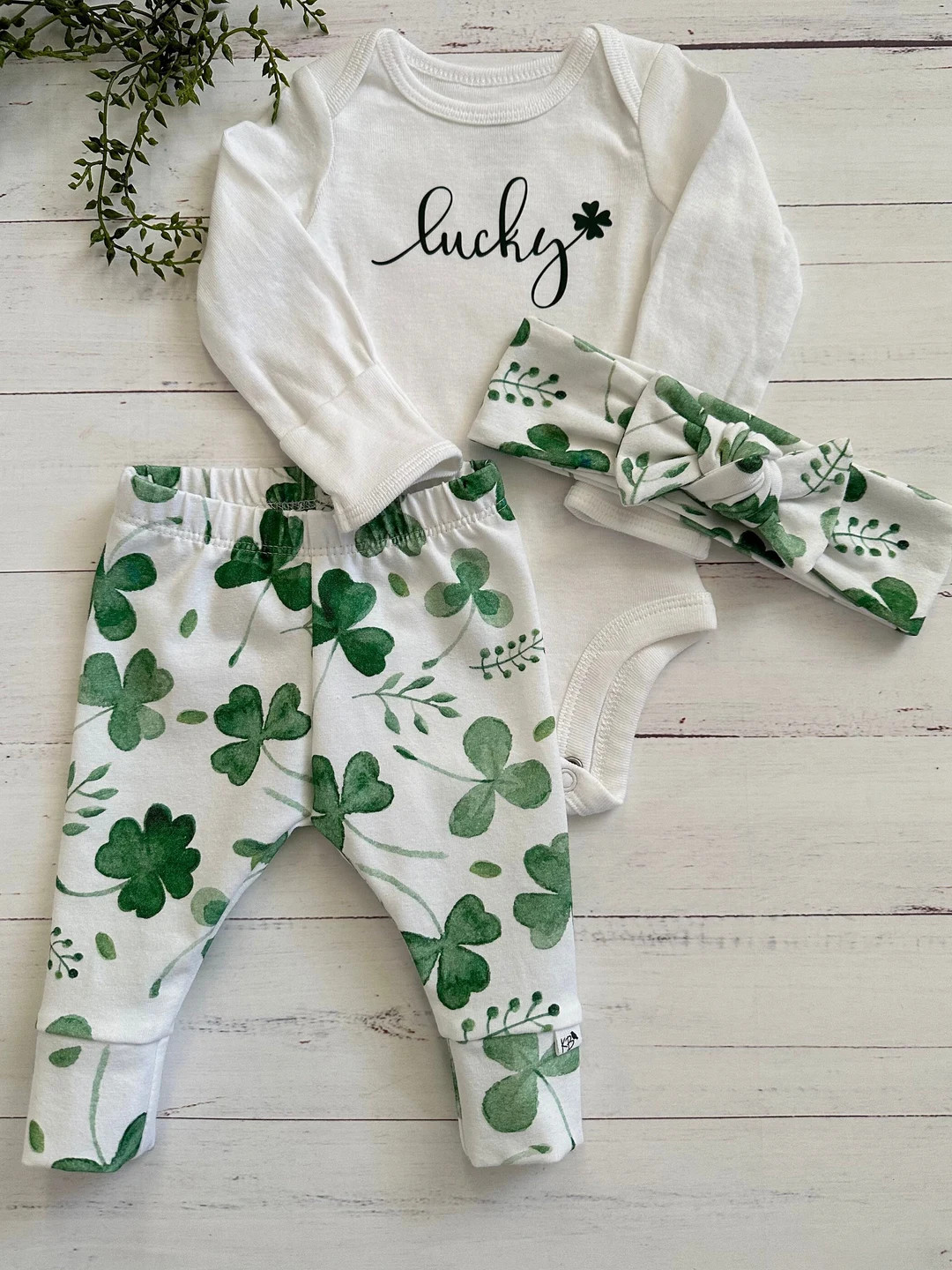 NEW! Watercolor Shamrocks/Newborn Outfit/Bring Home Outfit | Etsy (US)