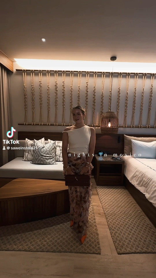 Date Night on Vacation | There’s something extra special about a date night on vacation! I love this ruffle maxi skirt and simple top, with an orange heel for an added pop of color🍊

#LTKFindsUnder100 #LTKStyleTip #LTKSaleAlert