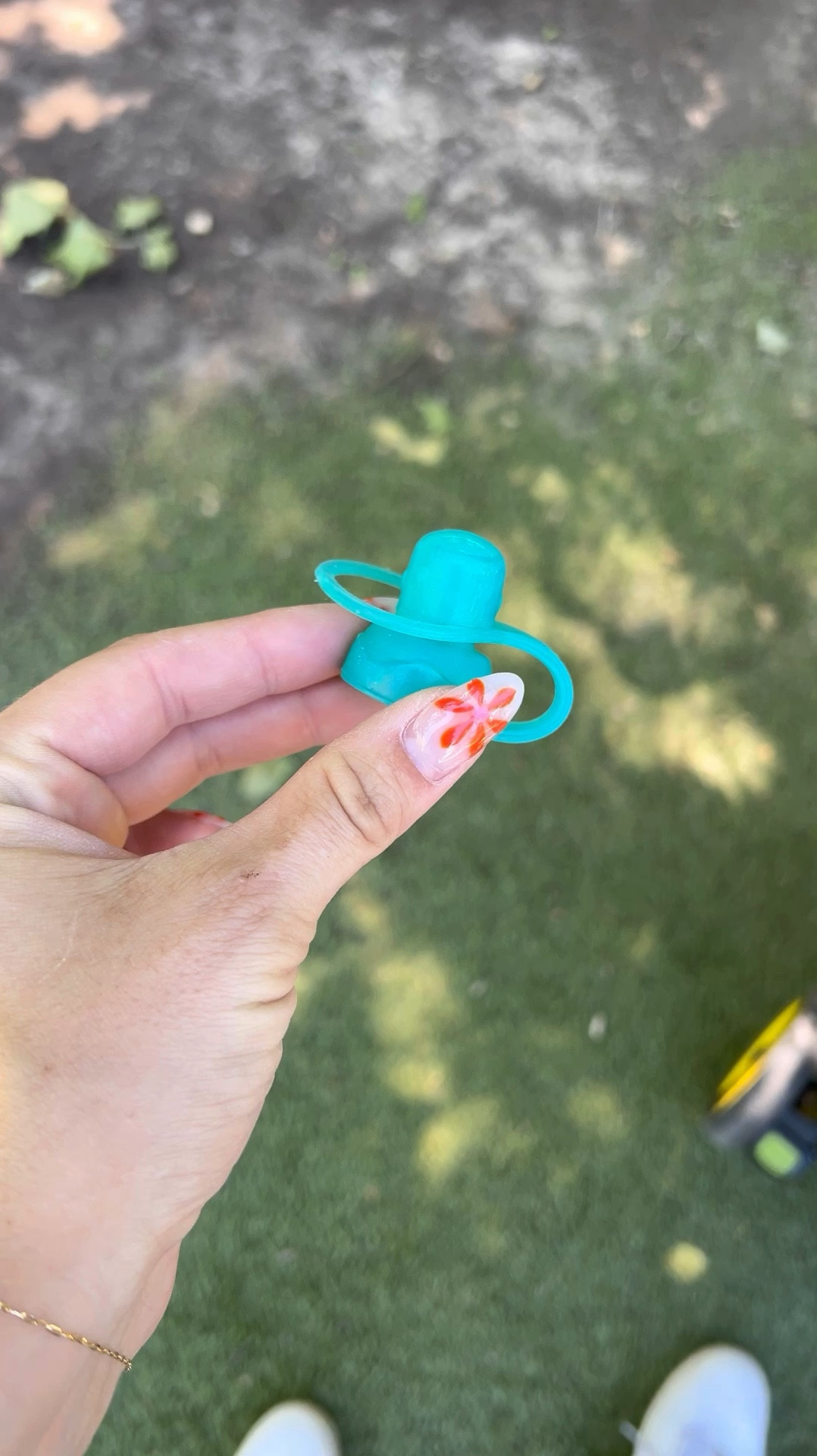 MOMS OF MESSY TODDLERS…this is for you. I’m going to save your sanity for only $10. Comment POUCH to get the link sent to your DM! 👏🏻

Why make eating at the park or in the car any messier than it already is, you know?😂



#LTKBaby #LTKKids #LTKFamily