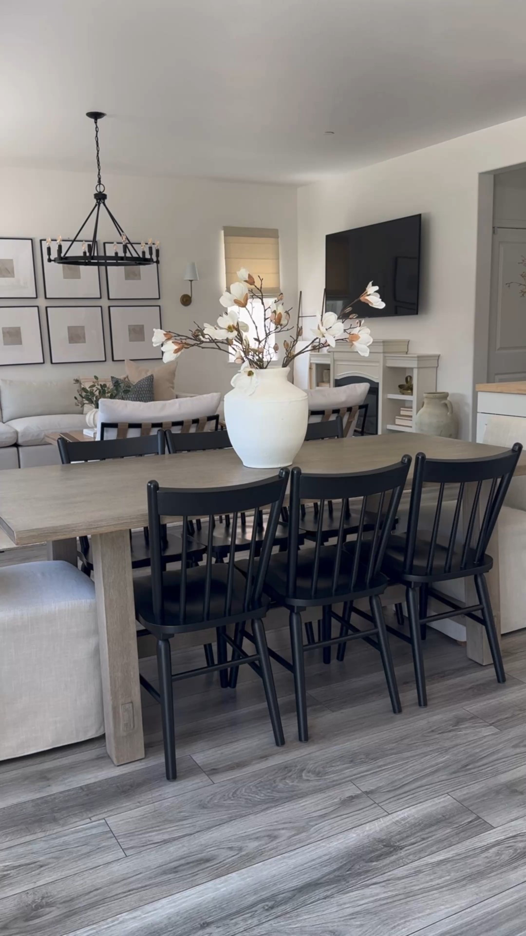 A simple and elegant dining space!

#LTKHome #LTKdayinmylife #LTKmomlife