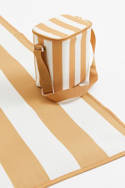 Striped Picnic Blanket | H&M (US + CA)