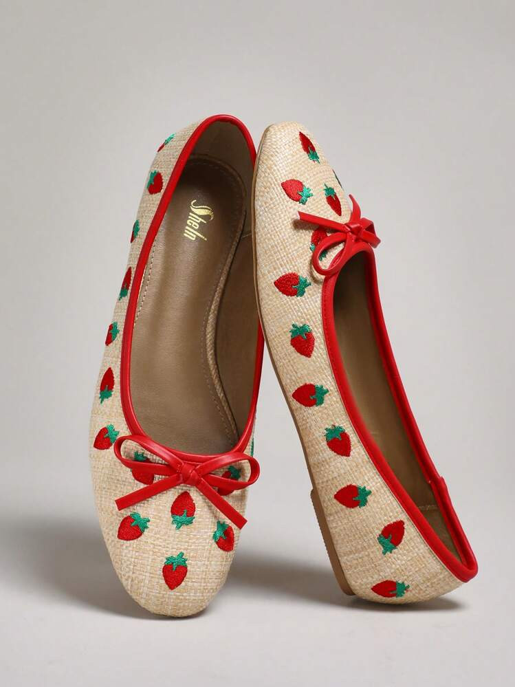 SHUZIA Women Strawberry Pattern Bow Decor Round Toe Cute Vacation Beach Casual Raffia PU Pumps | SHEIN