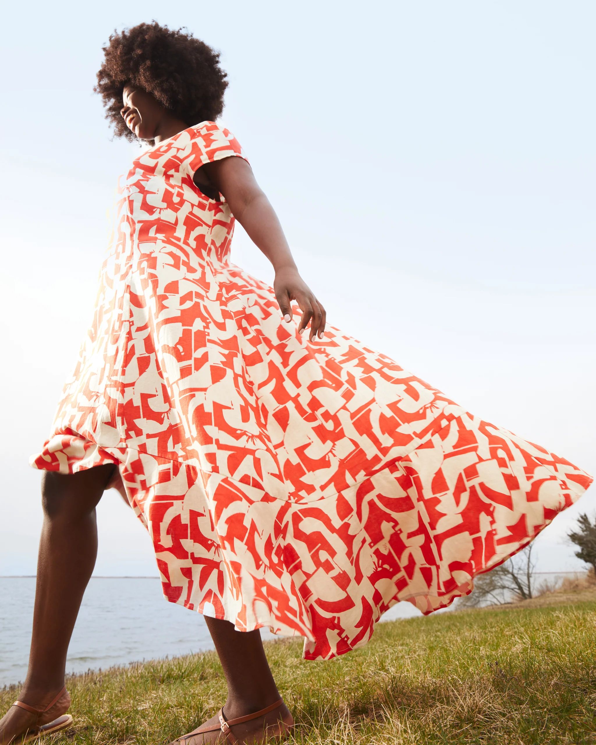 Sunset Linen Flounce Dress
   Shoreline Sunset Print | Universal Standard