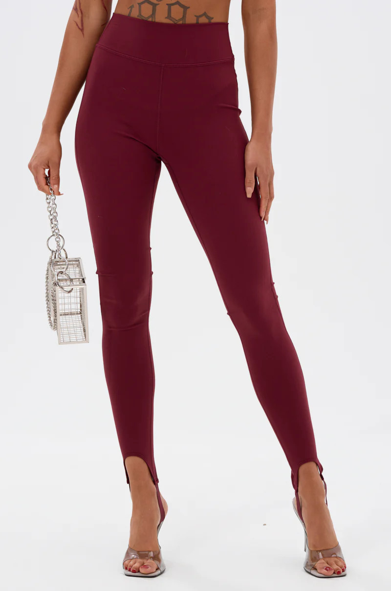 DRIVE ME CRAZY STIRRUP LEGGING IN BURGUNDY | AKIRA